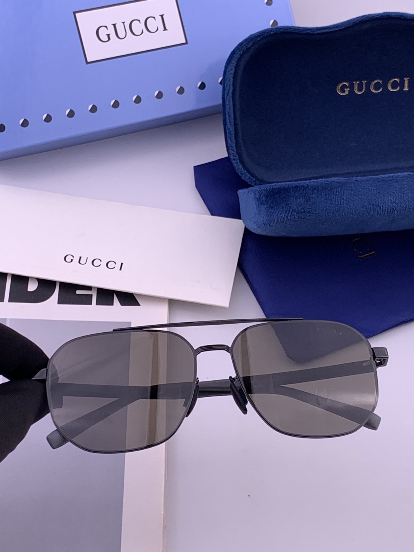 GUCCI 男款炫彩飞行员偏光太阳镜 ❤️材质：高清尼龙加厚卡槽高清偏光镜片 🌹无边框镜架💕颜👍型号：G2702