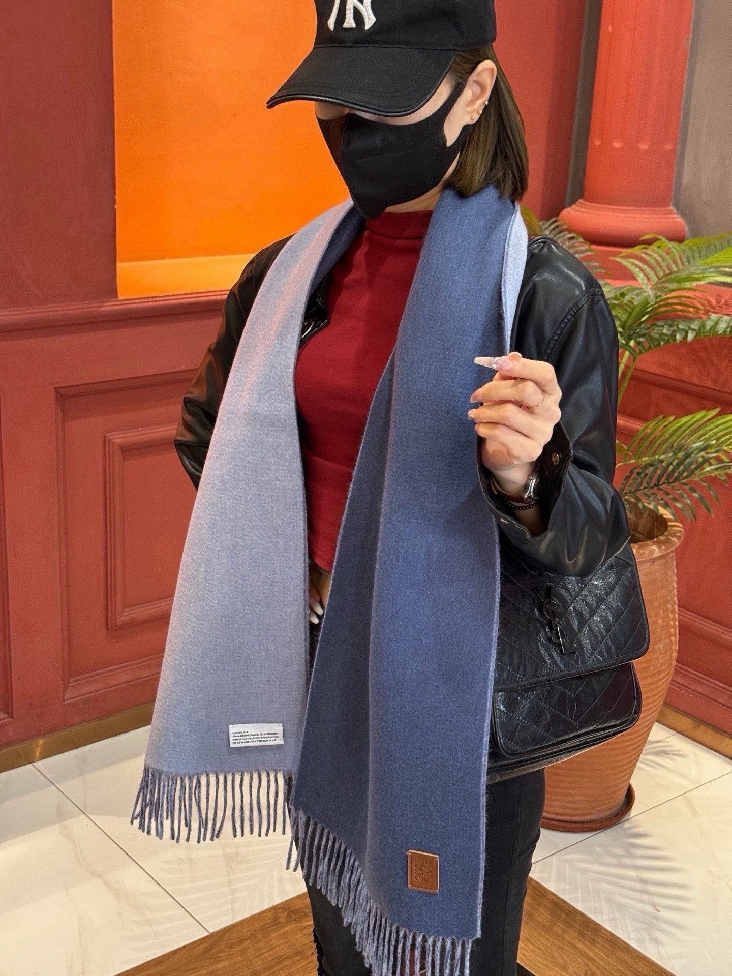 ✨✨太美了😍罗意威 情侣款 美到要尖叫😱专柜最新款🎊英伦欧美范儿 又是一款即时尚又实用的大围巾&长巾，🎆撞色的颜色搭配很