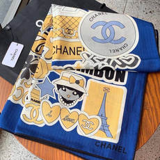 高级成衣系列~Chanel 【140双面同色丝绒披肩】 此系列谱写一曲自由轻灵的赞歌 本系列作品创新演绎品牌的风格符号 高级成衣系列~Chanel 【140双面同色丝绒披肩】 此系列谱写一曲自由轻灵的赞歌 本系列作品创新演绎品牌的风格符号