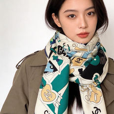 高级成衣系列~Chanel 【140双面同色丝绒披肩】 此系列谱写一曲自由轻灵的赞歌 本系列作品创新演绎品牌的风格符号 高级成衣系列~Chanel 【140双面同色丝绒披肩】 此系列谱写一曲自由轻灵的赞歌 本系列作品创新演绎品牌的风格符号