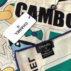 高级成衣系列~Chanel 【140双面同色丝绒披肩】 此系列谱写一曲自由轻灵的赞歌 本系列作品创新演绎品牌的风格符号 高级成衣系列~Chanel 【140双面同色丝绒披肩】 此系列谱写一曲自由轻灵的赞歌 本系列作品创新演绎品牌的风格符号
