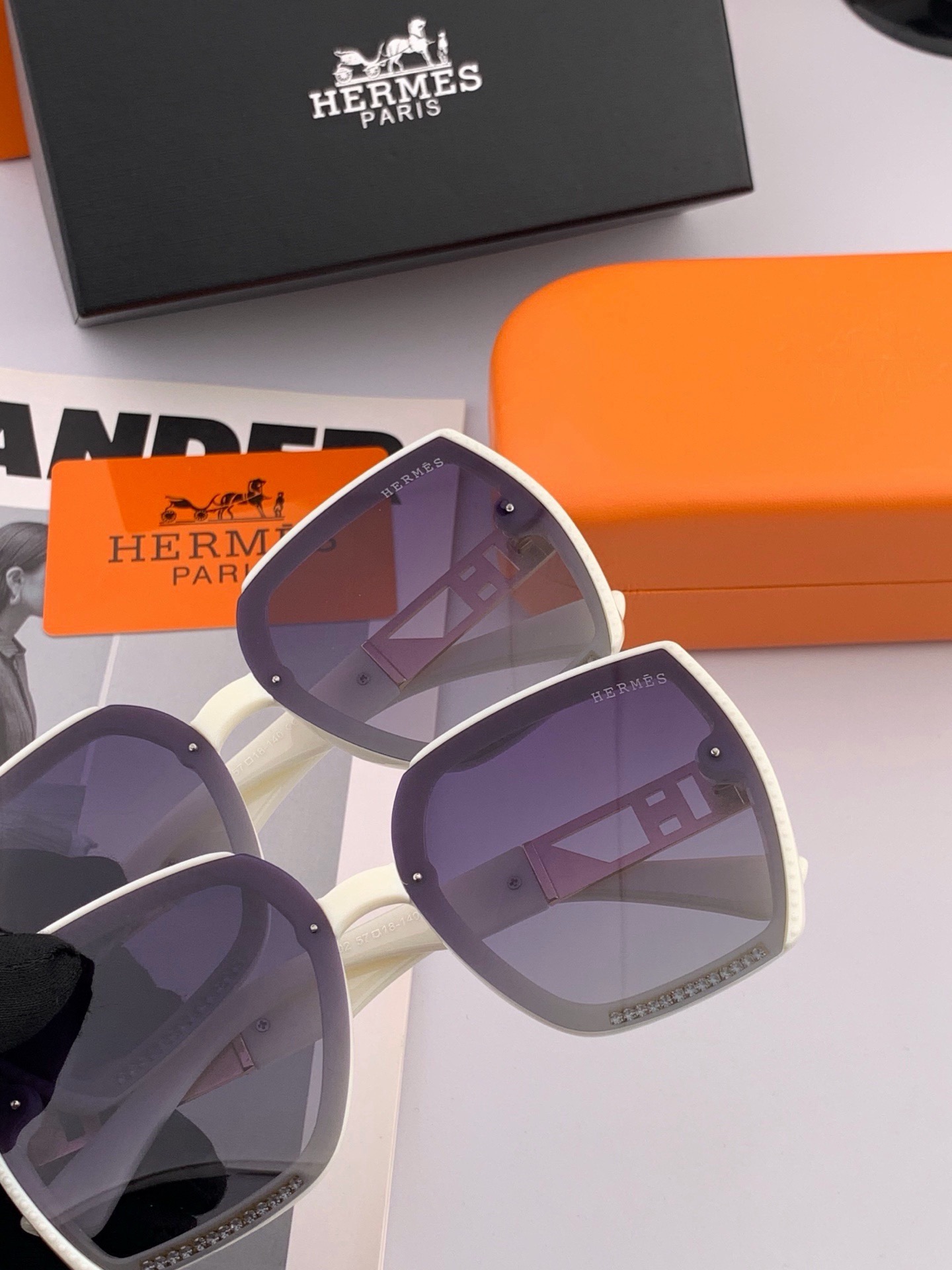 新款 爱马仕女士偏光太阳镜🕶️ 宝丽来高清镜片🎉高品质TR-90镜框 时尚百搭！ 型号：H2230