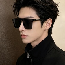 ♦️ GUCCI 新款男女情侣款太阳镜多边形墨镜iP电镀永不褪色 超轻超有弹性整幅眼镜无螺丝重要的是压不坏 高清尼龙镜片 ♦️ GUCCI 新款男女情侣款太阳镜多边形墨镜iP电镀永不褪色 超轻超有弹性整幅眼镜无螺丝重要的是压不坏 高清尼龙镜片