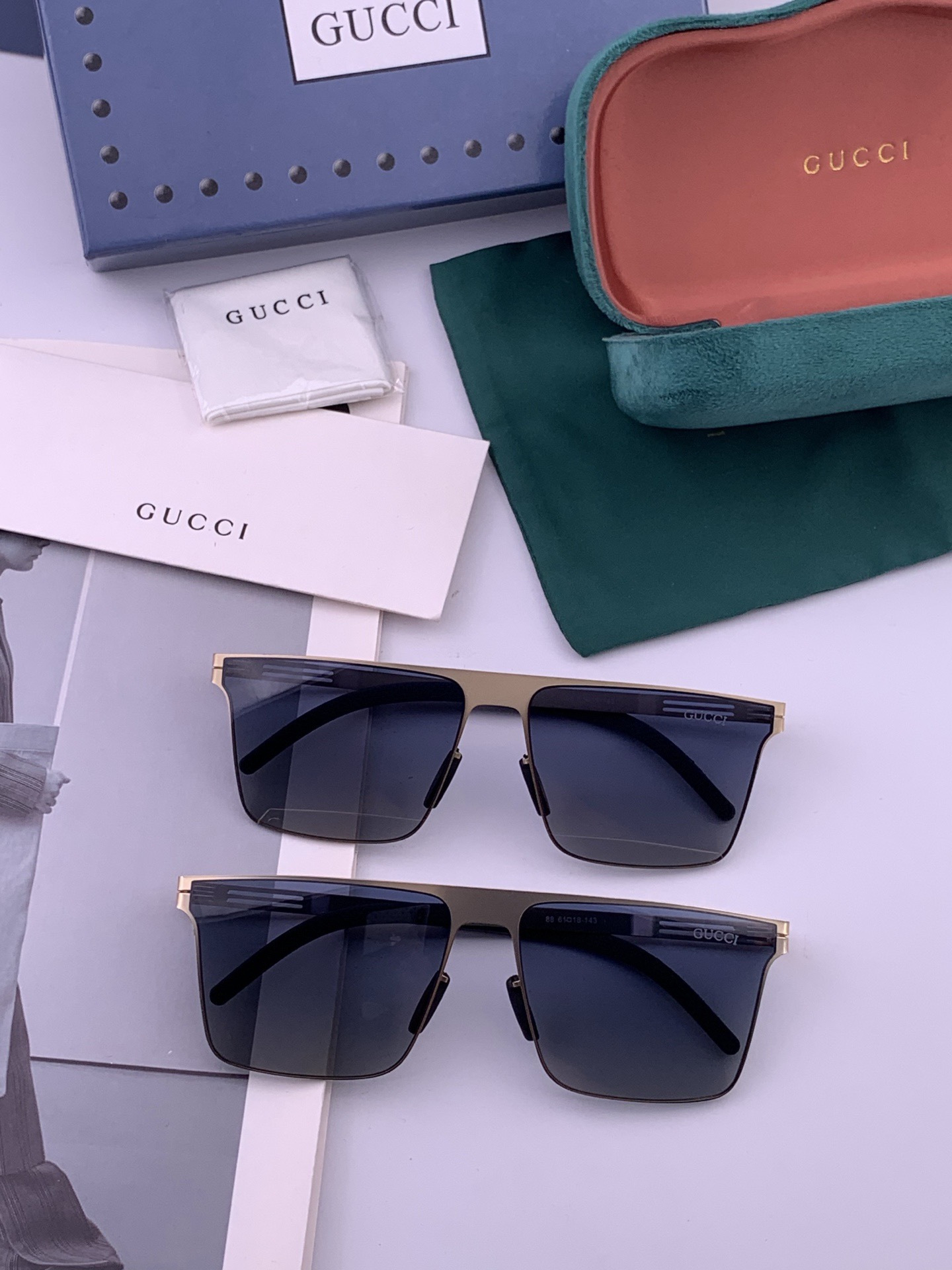 ♦️ GUCCI 新款男女情侣款太阳镜多边形墨镜iP电镀永不褪色 超轻超有弹性整幅眼镜无螺丝重要的是压不坏 高清尼龙镜片