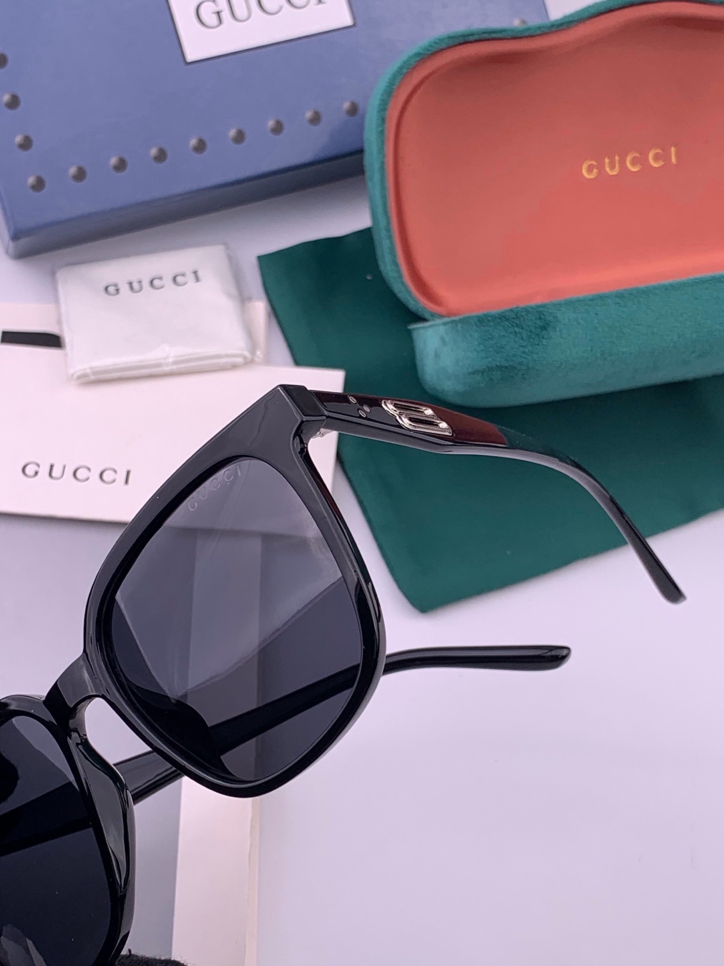 🔺 【GUCCI-偏光太阳镜】开春新款 潮流爆款 时尚偏光太阳镜 高品质 佩戴舒适 网红潮款墨镜 女士高清偏光太阳镜🕶️