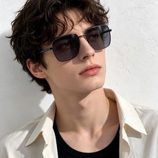 LV 男款炫彩飞行员偏光太阳镜 ❤️材质:高清尼龙加厚卡槽高清偏光镜片 🌹无边框镜架💕颜👍型号:L5253 LV 男款炫彩飞行员偏光太阳镜 ❤️材质:高清尼龙加厚卡槽高清偏光镜片 🌹无边框镜架💕颜👍型号:L5253