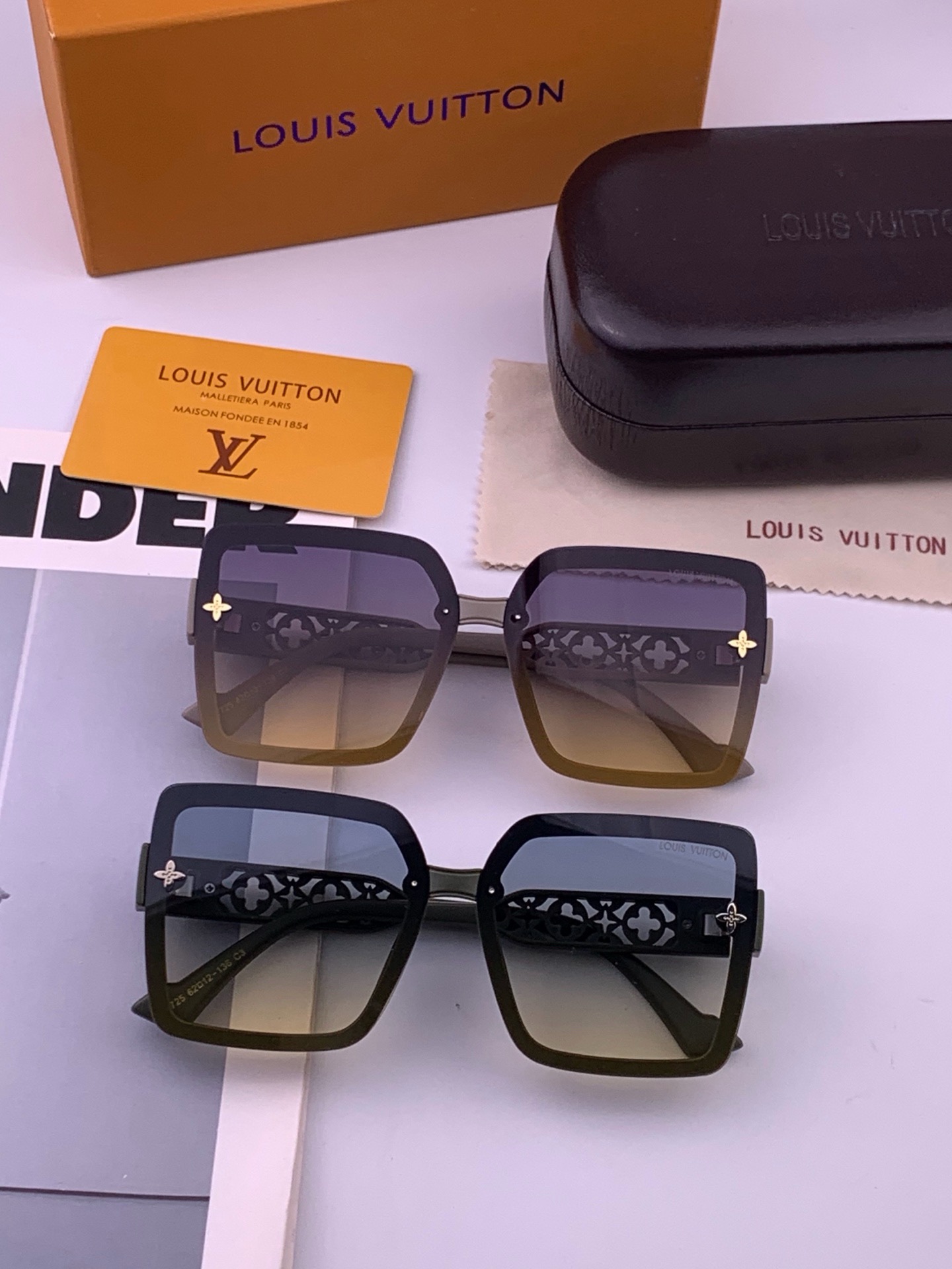 LV 太阳镜潮品官网模特同款 [玫瑰][玫瑰]四叶草🍀精致个性设计简约时尚 高品质值得拥有绝对潮爆整个夏季 新款L551