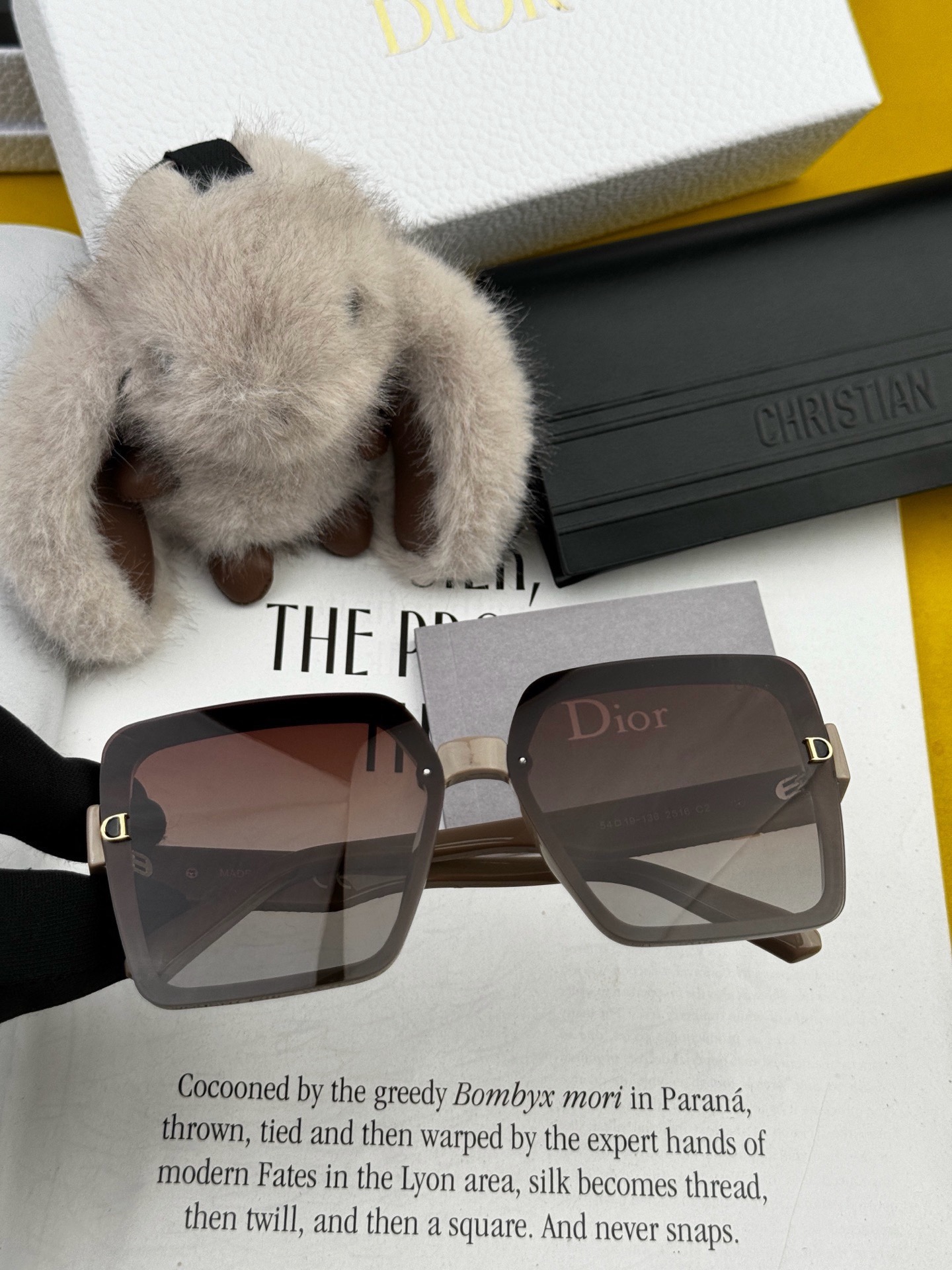 🔺 【DIOR-迪奥】开春新款 潮流爆款 时尚方框偏光太阳镜 高品质 佩戴舒适 网红潮款墨镜 女士高清加厚偏光太阳镜🕶️