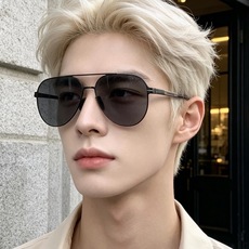 ♦️LV 新款男女情侣款太阳镜多边形墨镜iP电镀永不褪色 超轻超有弹性整幅眼镜无螺丝重要的是压不坏 高清尼龙镜片、精湛 ♦️LV 新款男女情侣款太阳镜多边形墨镜iP电镀永不褪色 超轻超有弹性整幅眼镜无螺丝重要的是压不坏 高清尼龙镜片、精湛