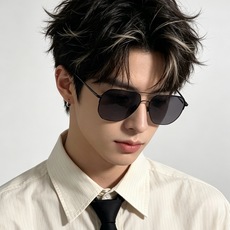 GUCCI 男款炫彩飞行员偏光太阳镜 ❤️材质:高清尼龙加厚卡槽高清偏光镜片 🌹无边框镜架💕颜👍型号:G3227 GUCCI 男款炫彩飞行员偏光太阳镜 ❤️材质:高清尼龙加厚卡槽高清偏光镜片 🌹无边框镜架💕颜👍型号:G3227