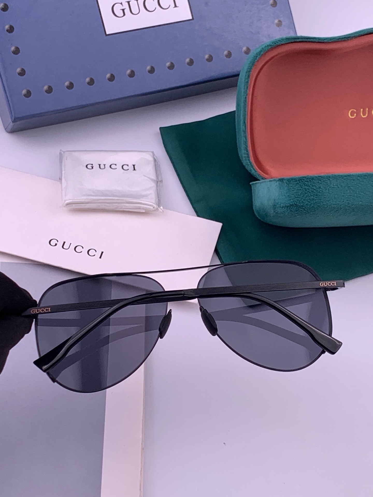 GUCCI 新款男女情侣款太阳镜多边形墨镜i 🉐️电镀永不褪色 超轻超有弹性整幅眼镜无螺丝重要的是压不坏 高清尼龙镜片、