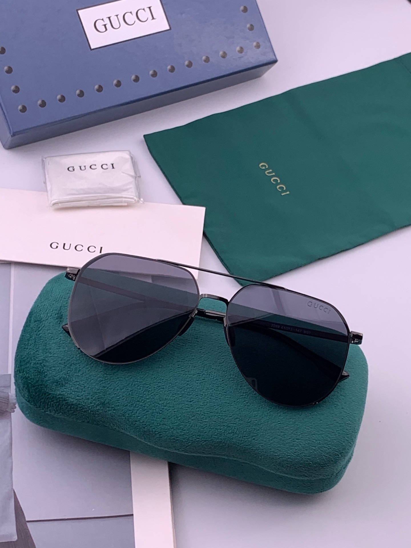 GUCCI 新款男女情侣款太阳镜多边形墨镜i 🉐️电镀永不褪色 超轻超有弹性整幅眼镜无螺丝重要的是压不坏 高清尼龙镜片、