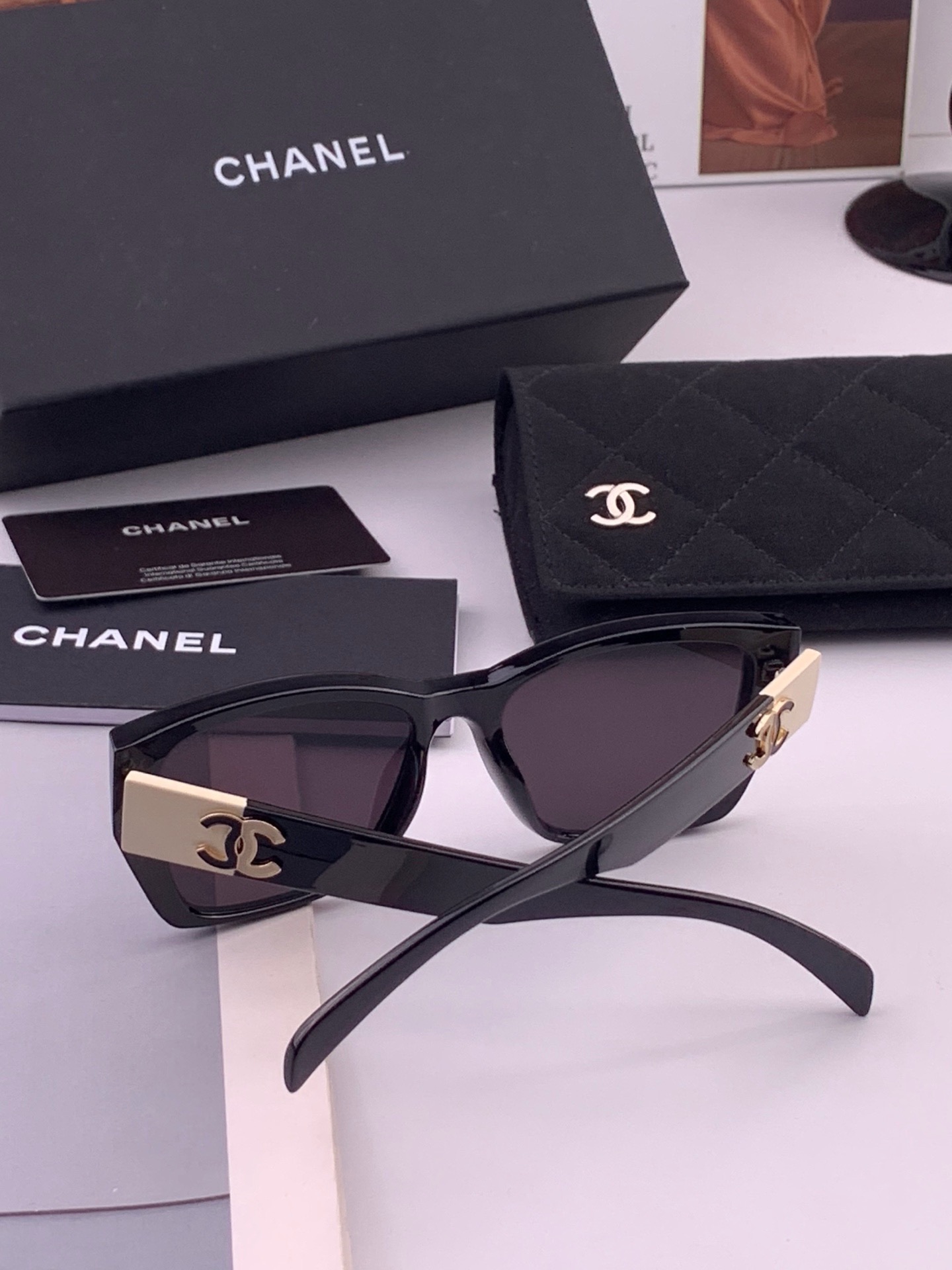 Chanel大框太阳镜墨镜  经典的方框设计，不挑脸型，无论搭配大衣还是连衣裙都非常显气质偏光镜片预防紫外线  型号：C