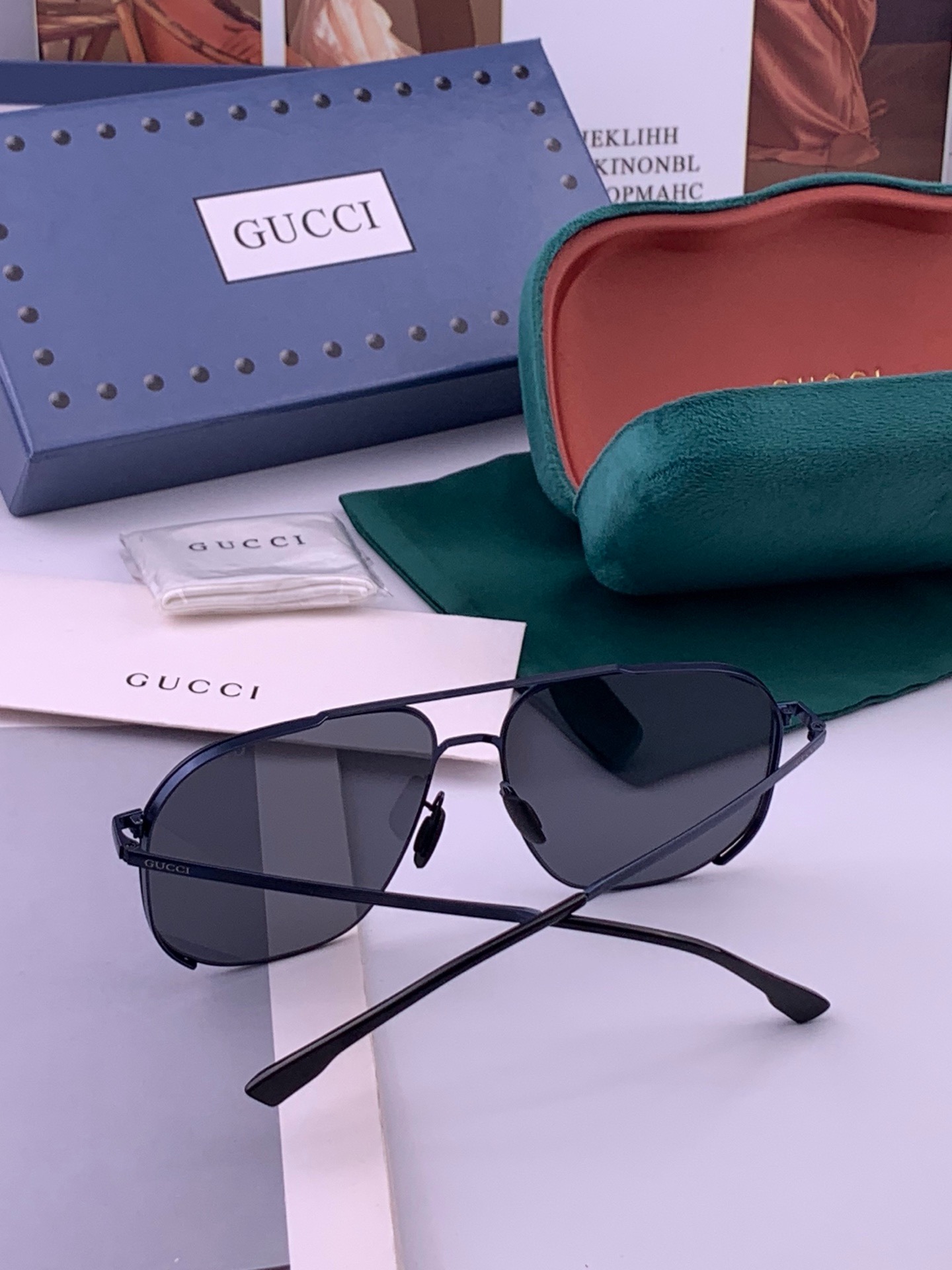 GUCCI 男款炫彩飞行员偏光太阳镜 ❤️材质：高清尼龙加厚卡槽高清偏光镜片 🌹无边框镜架💕颜👍型号：G0227