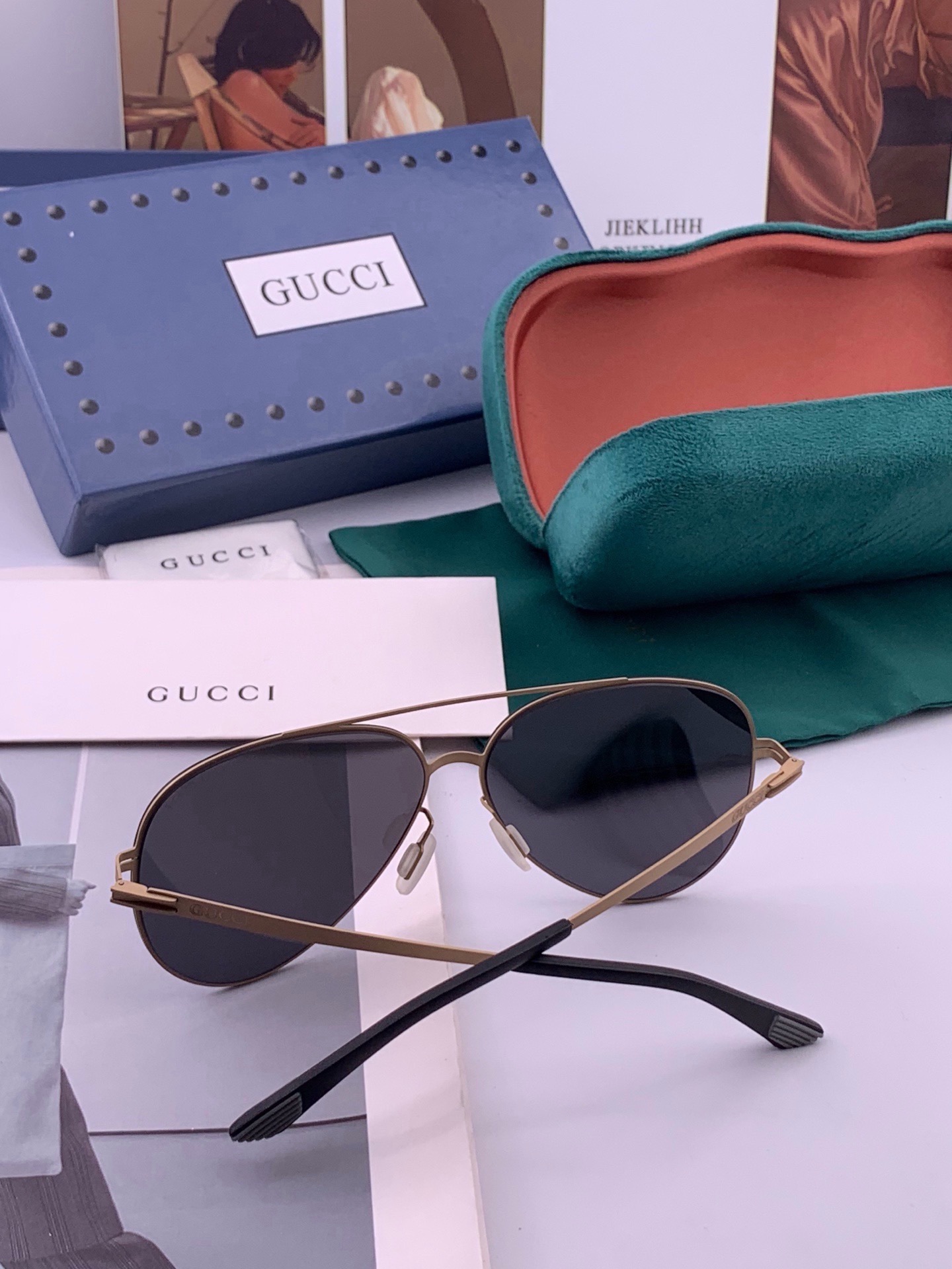 Gucci 春夏新款超轻无螺丝压不坏系列情侣款太阳镜高清尼龙镜片🦅完美品质，适合各种脸型，经典太阳镜亮相时装周.超酷拉风