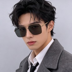 Gucci 春夏新款超轻无螺丝压不坏系列情侣款太阳镜高清尼龙镜片🦅完美品质,适合各种脸型,经典太阳镜亮相时装周.超酷拉风 Gucci 春夏新款超轻无螺丝压不坏系列情侣款太阳镜高清尼龙镜片🦅完美品质,适合各种脸型,经典太阳镜亮相时装周.超酷拉风