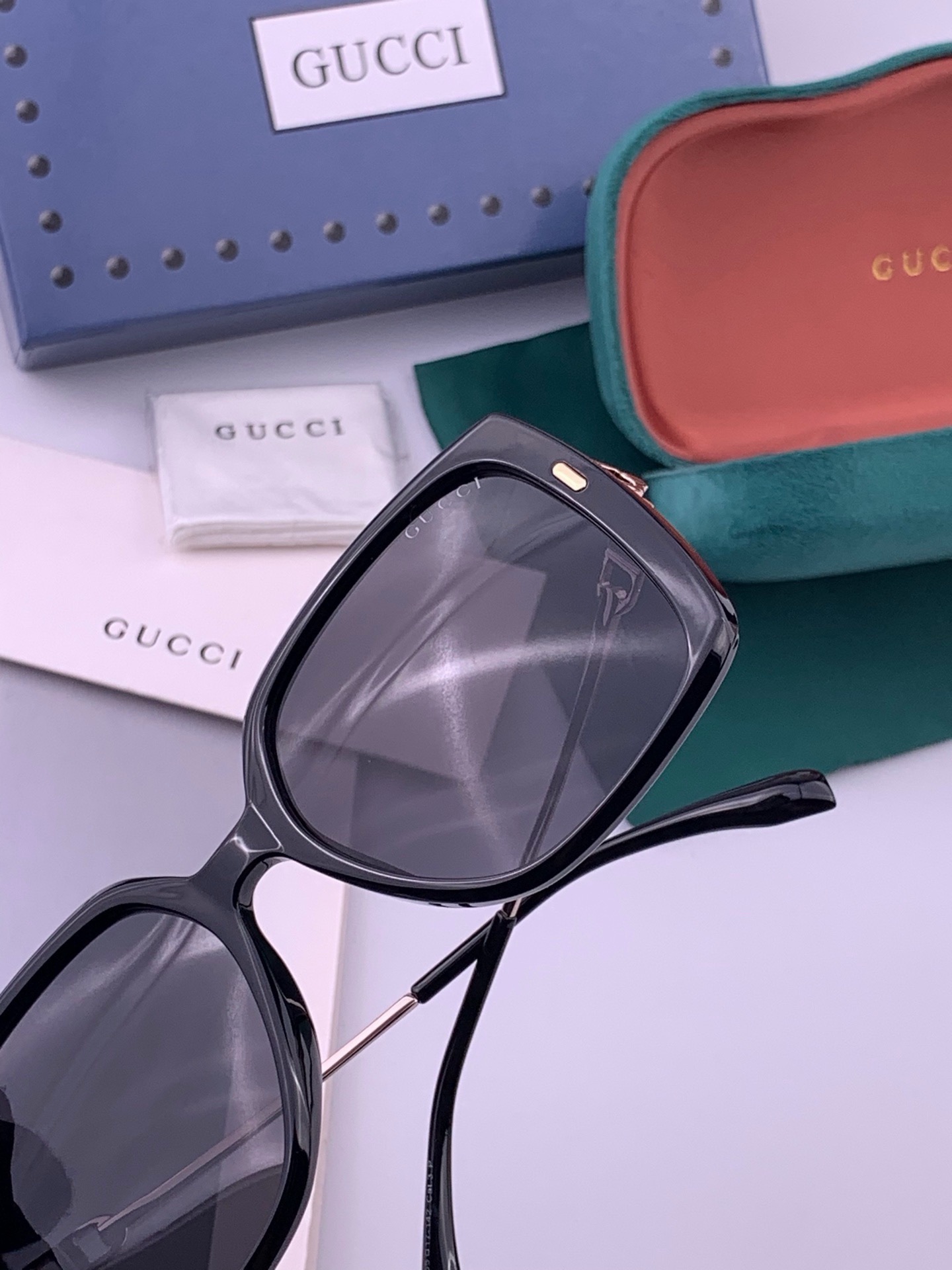 【GUCCI】新款潮流爆款 时尚方框太阳镜 佩戴舒适 网红潮款墨镜  女士高清加厚偏光太阳镜🕶️ 🎉高品质TR镜框 ♥️
