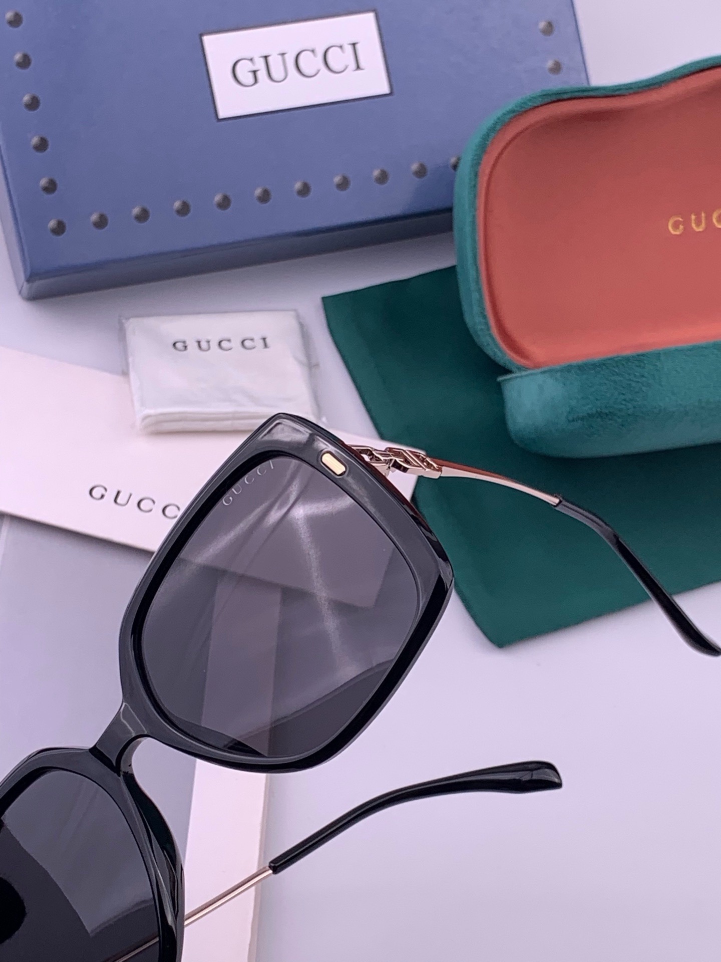 【GUCCI】新款潮流爆款 时尚方框太阳镜 佩戴舒适 网红潮款墨镜  女士高清加厚偏光太阳镜🕶️ 🎉高品质TR镜框 ♥️