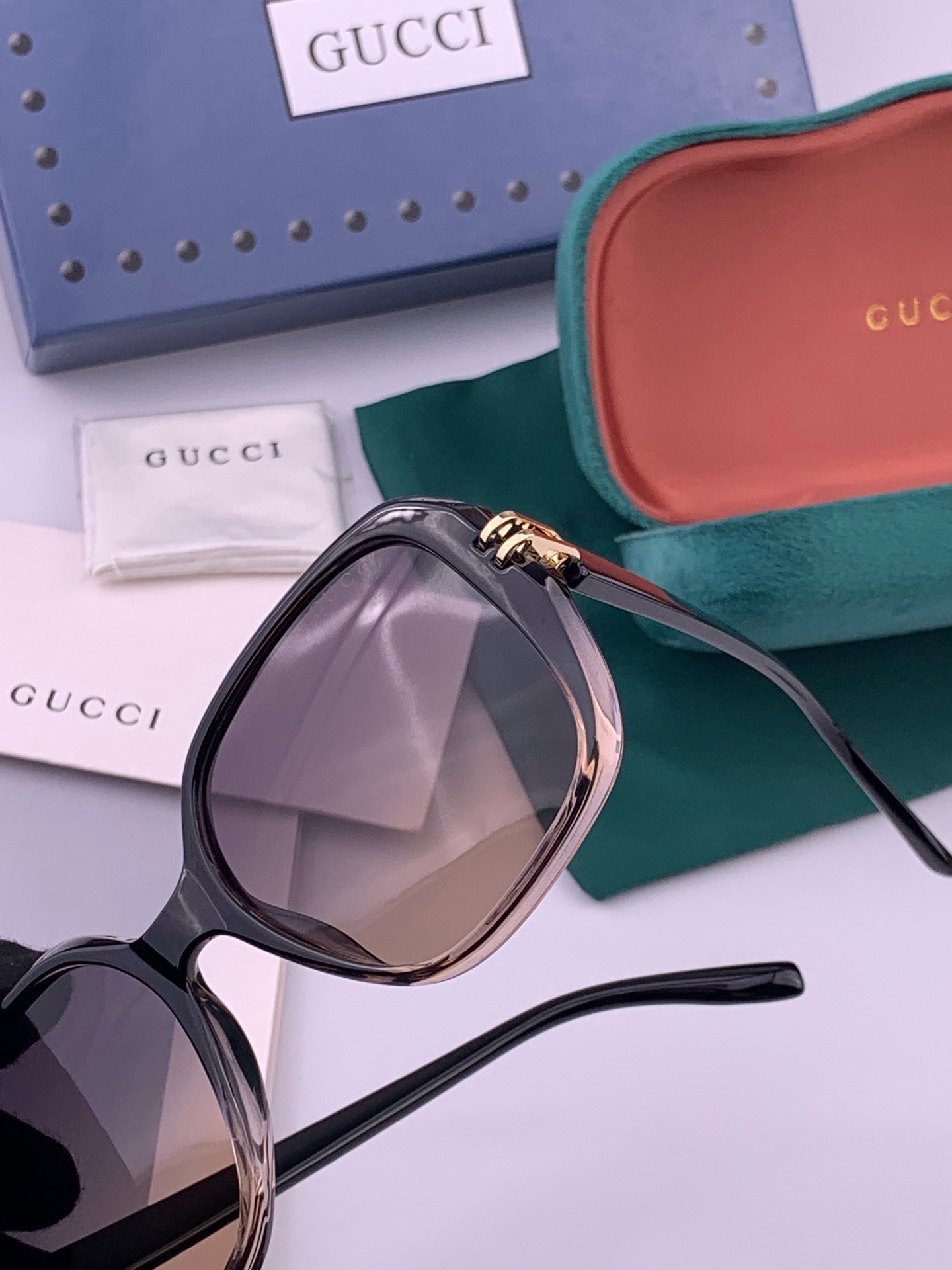 🔺 【GUCCI-偏光太阳镜】开春新款 潮流爆款 时尚方框偏光太阳镜 高品质 佩戴舒适 网红潮款墨镜 女士高清偏光太阳镜