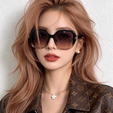 🔺 【GUCCI-偏光太阳镜】开春新款 潮流爆款 时尚方框偏光太阳镜 高品质 佩戴舒适 网红潮款墨镜 女士高清偏光太阳镜 🔺 【GUCCI-偏光太阳镜】开春新款 潮流爆款 时尚方框偏光太阳镜 高品质 佩戴舒适 网红潮款墨镜 女士高清偏光太阳镜