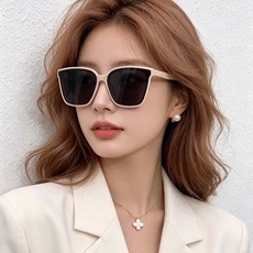 🔺 【GUCCI】开春新款 潮流爆款 时尚方框偏光太阳镜 高品质 佩戴舒适 网红潮款墨镜 女士高清尼龙偏光太阳镜🕶️ 🎉 🔺 【GUCCI】开春新款 潮流爆款 时尚方框偏光太阳镜 高品质 佩戴舒适 网红潮款墨镜 女士高清尼龙偏光太阳镜🕶️ 🎉