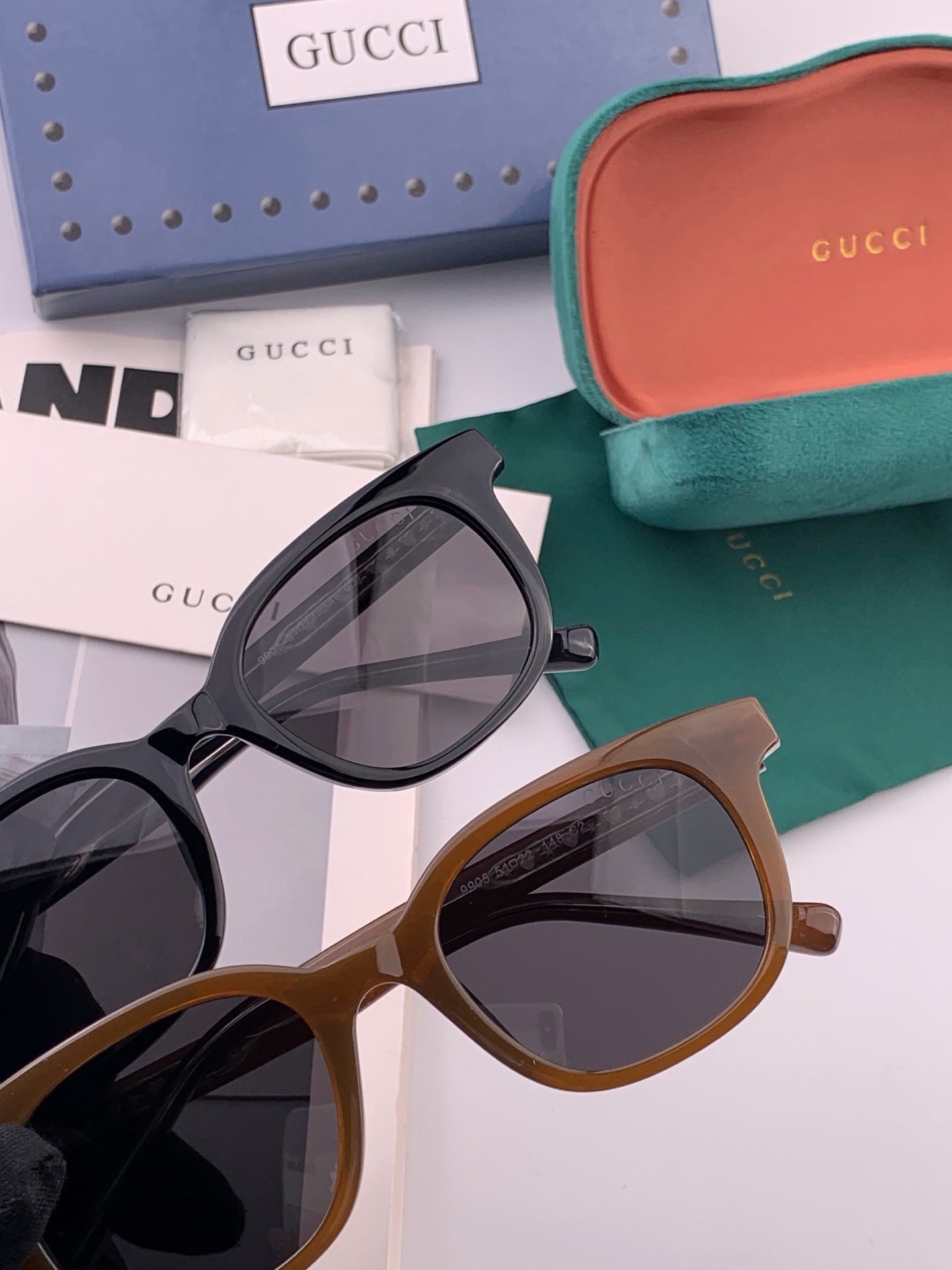 GUCCI  新款偏光太眼镜，情侣款时尚方框太阳镜佩戴舒适网红潮流款墨镜，大气女人范儿，大脸小脸都好看 ！型号：G599
