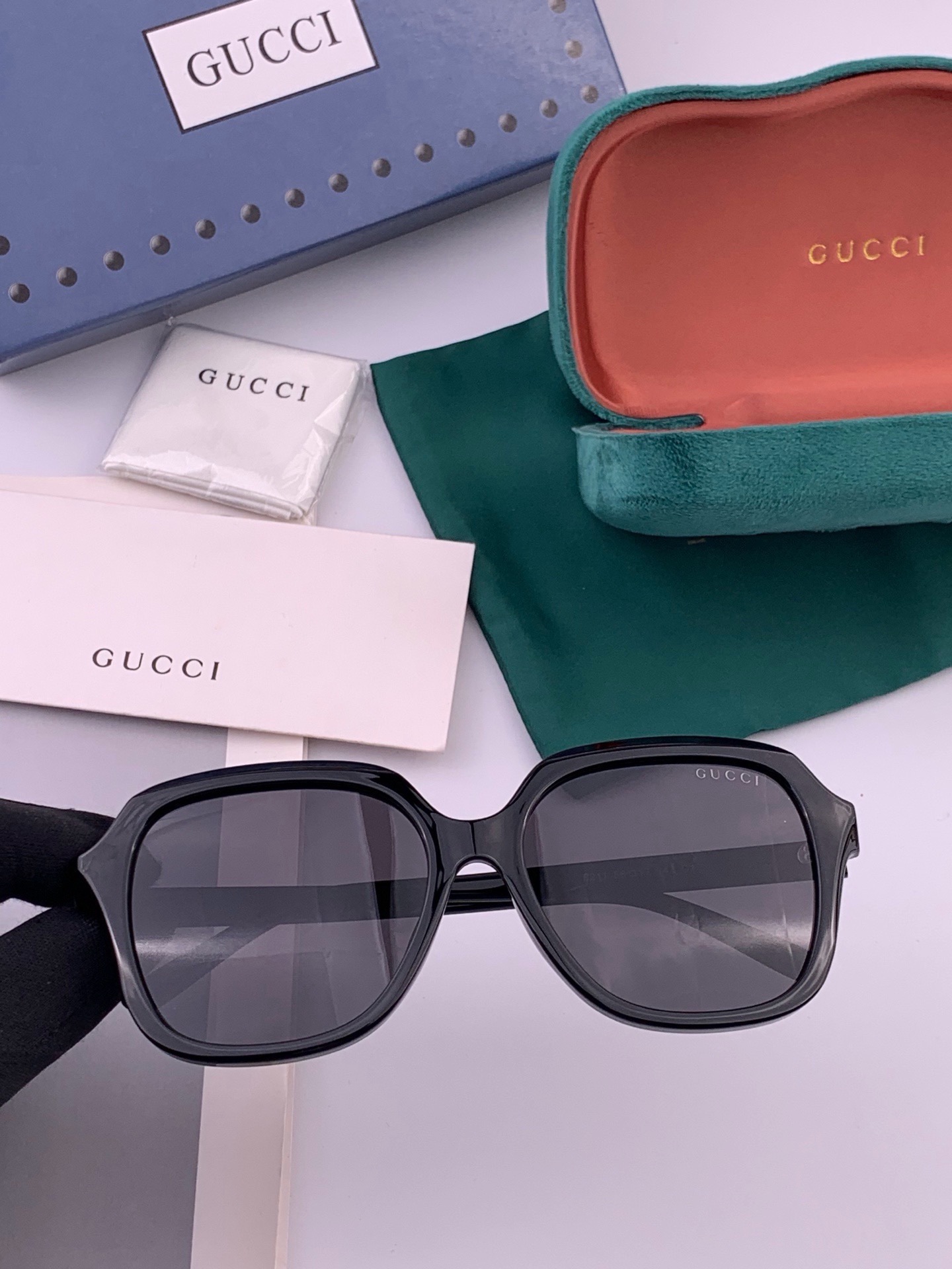 🔺 【GUCCI】开春新款 潮流爆款 时尚方框偏光太阳镜 高品质 佩戴舒适 网红潮款墨镜 女士高清尼龙偏光太阳镜🕶️ 🎉