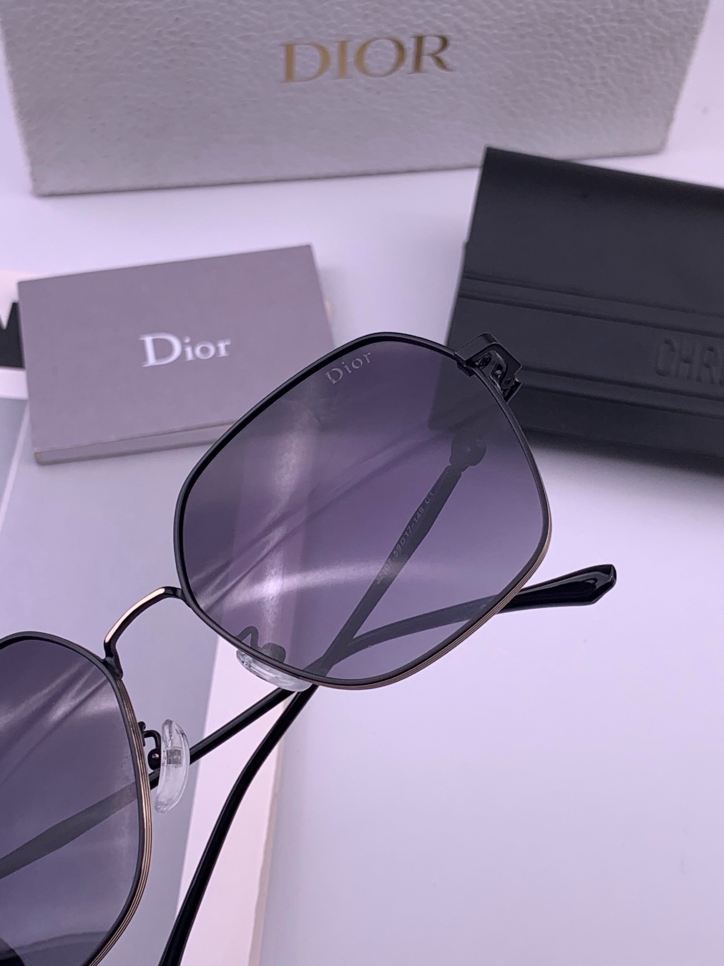 DIOR🌋☔️时尚方框太阳镜顶级奢侈品[强] 高品质[胜利][亲亲]🍦🍨 [得意] 气质非凡😄 🍫🍪女士开车墨镜[爱情]