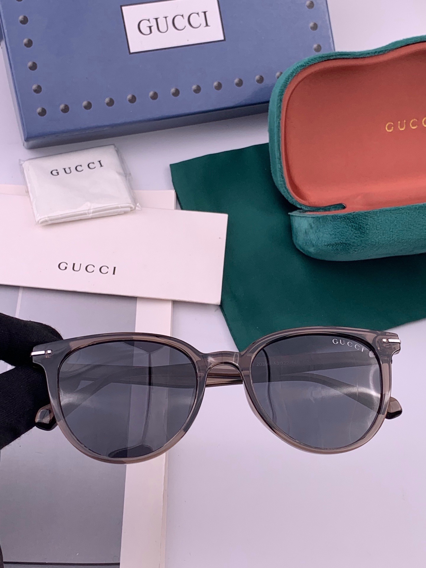 🔺 【GUCCI-偏光太阳镜】开春新款 潮流爆款 时尚偏光太阳镜 高品质 佩戴舒适 网红潮款墨镜 女士高清偏光太阳镜🕶️