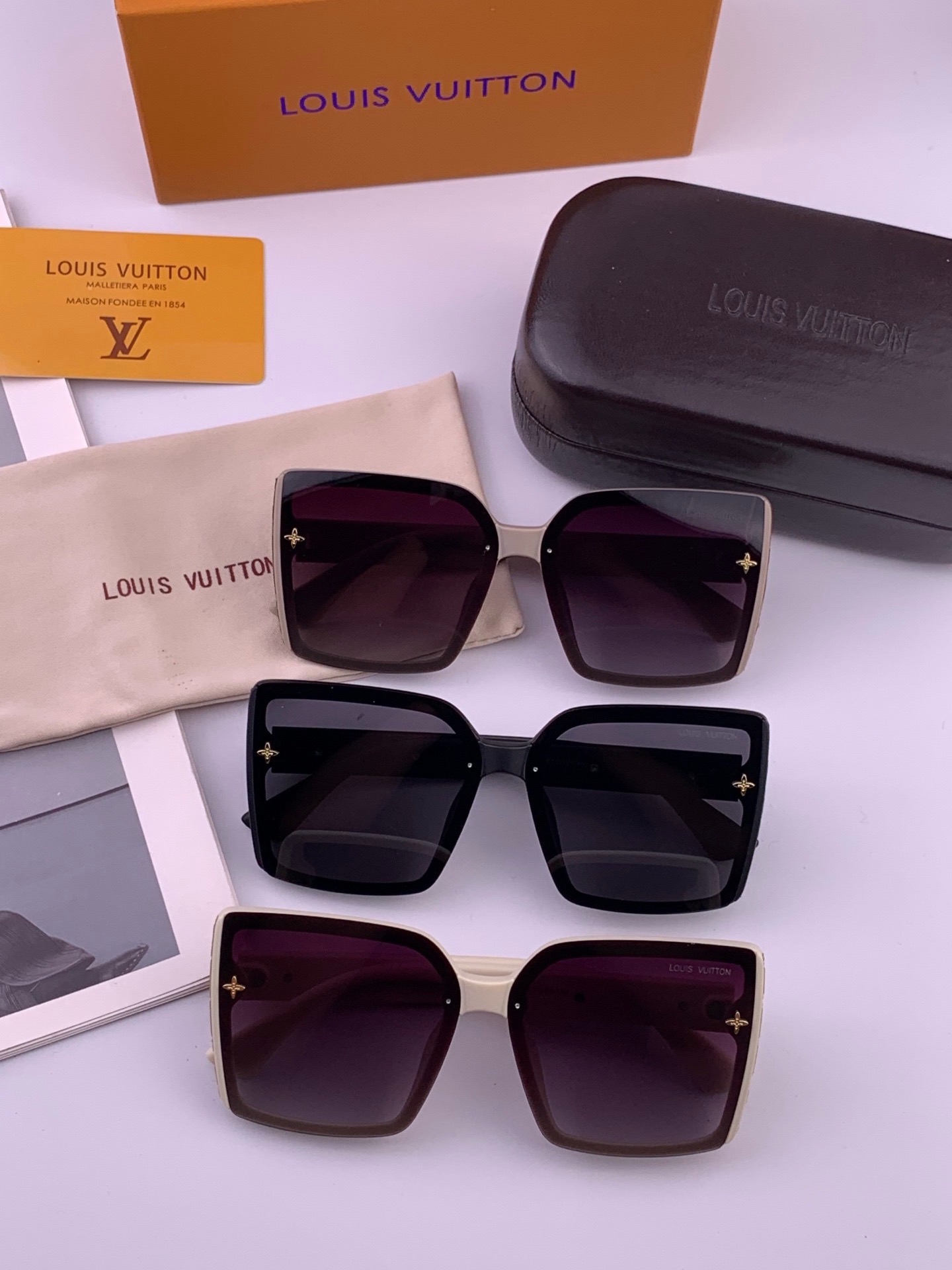 LV 太阳镜潮品官网模特同款 [玫瑰][玫瑰]四叶草🍀精致个性设计简约时尚 高品质值得拥有绝对潮爆整个夏季 新款L597