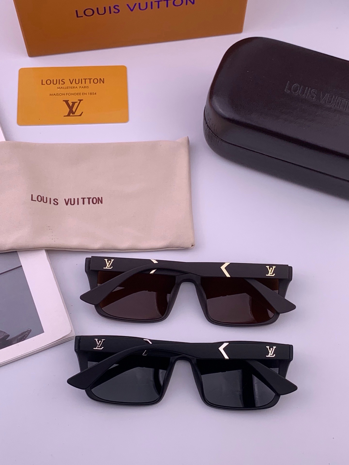 LV 太阳镜潮品官网模特同款 [玫瑰][玫瑰]四叶草🍀精致个性设计简约时尚 高品质值得拥有绝对潮爆整个夏季 新款L251