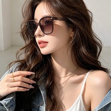 【CHANEL】香奈儿 新款山茶花潮流爆款 时尚圆框高清偏光太阳镜 佩戴舒适 网红潮款墨镜 ♥️♥️型号:CH5292 【CHANEL】香奈儿 新款山茶花潮流爆款 时尚圆框高清偏光太阳镜 佩戴舒适 网红潮款墨镜 ♥️♥️型号:CH5292