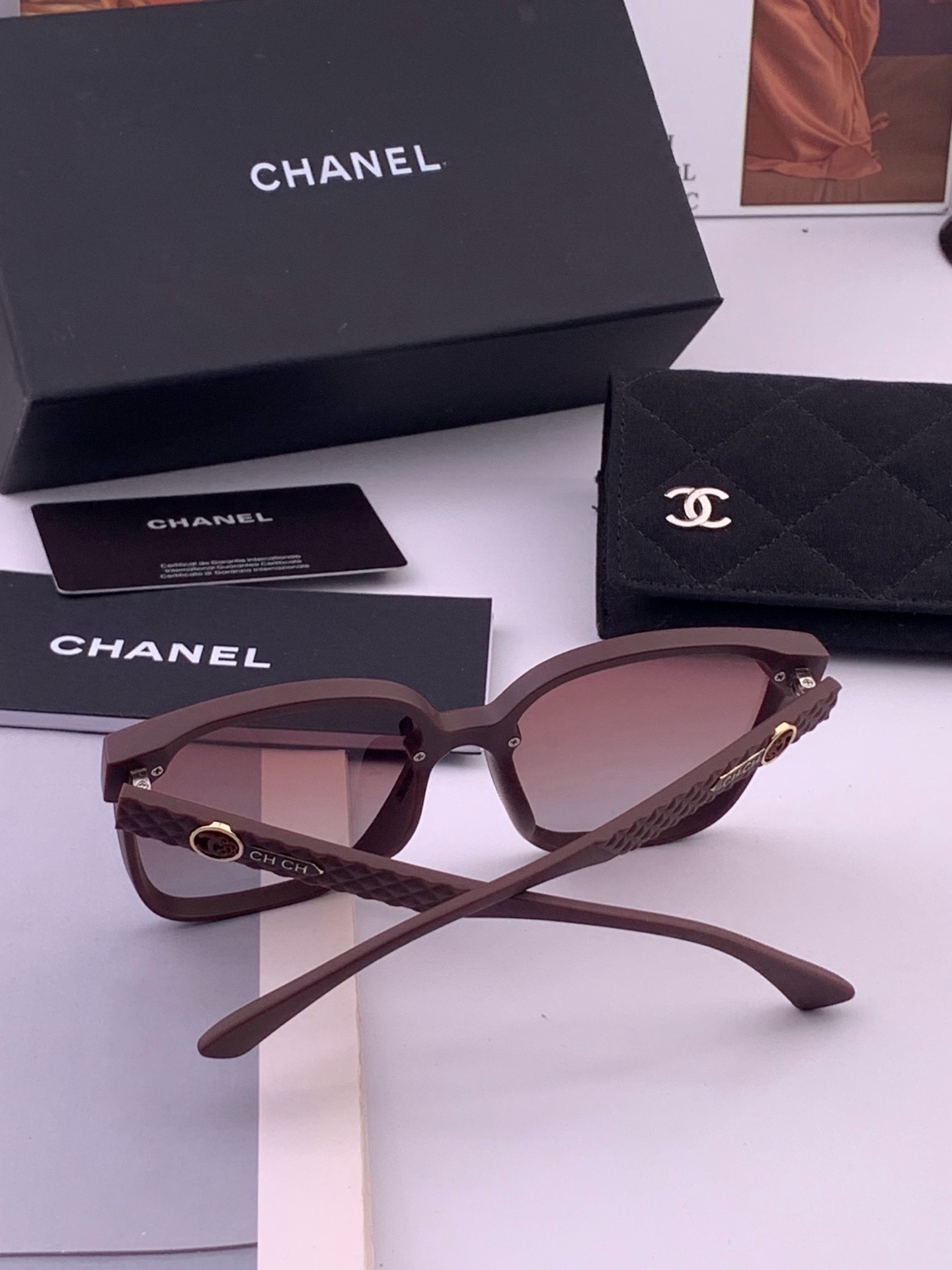 【CHANEL】香奈儿 新款山茶花潮流爆款 时尚圆框高清偏光太阳镜 佩戴舒适 网红潮款墨镜  ♥️♥️型号：CH5292