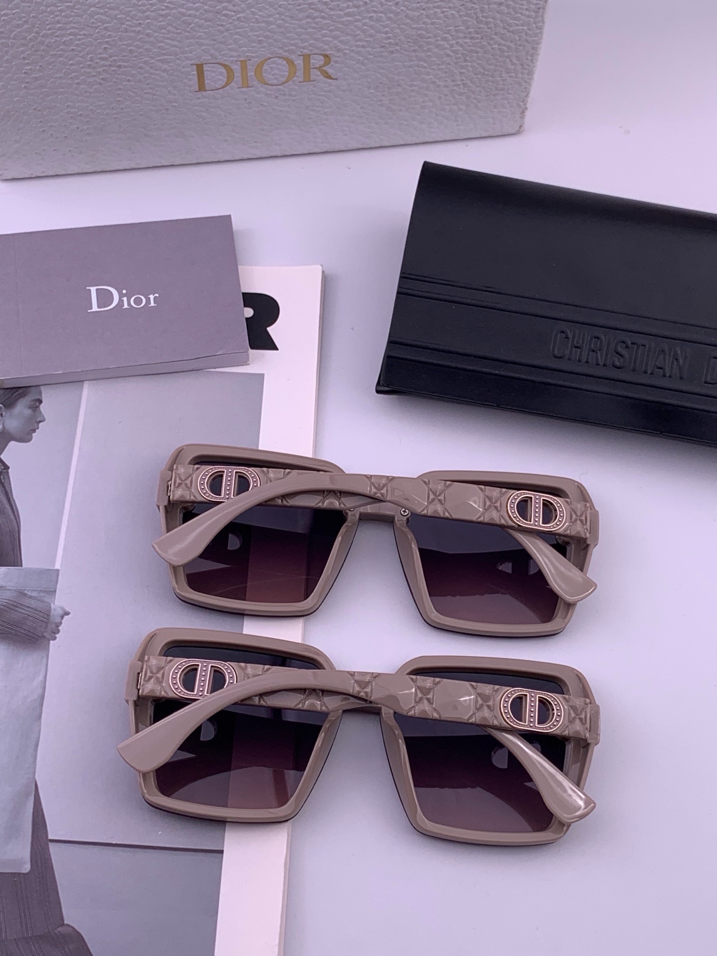 🔺 【DIOR-迪奥】开春新款 潮流爆款 时尚方框偏光太阳镜 高品质 佩戴舒适 网红潮款墨镜 女士高清加厚偏光太阳镜🕶️