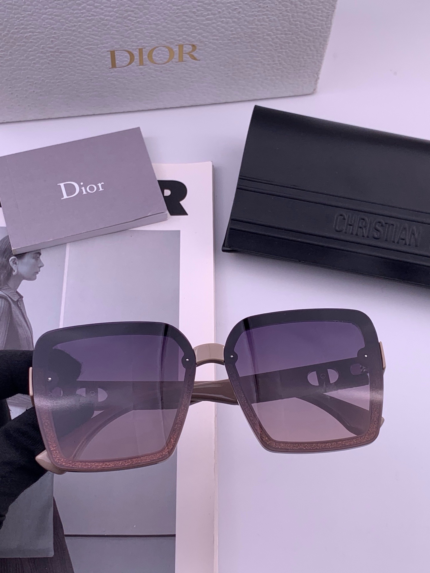 🔺 【DIOR-迪奥】开春新款 潮流爆款 时尚方框偏光太阳镜 高品质 佩戴舒适 网红潮款墨镜 女士高清加厚偏光太阳镜🕶️