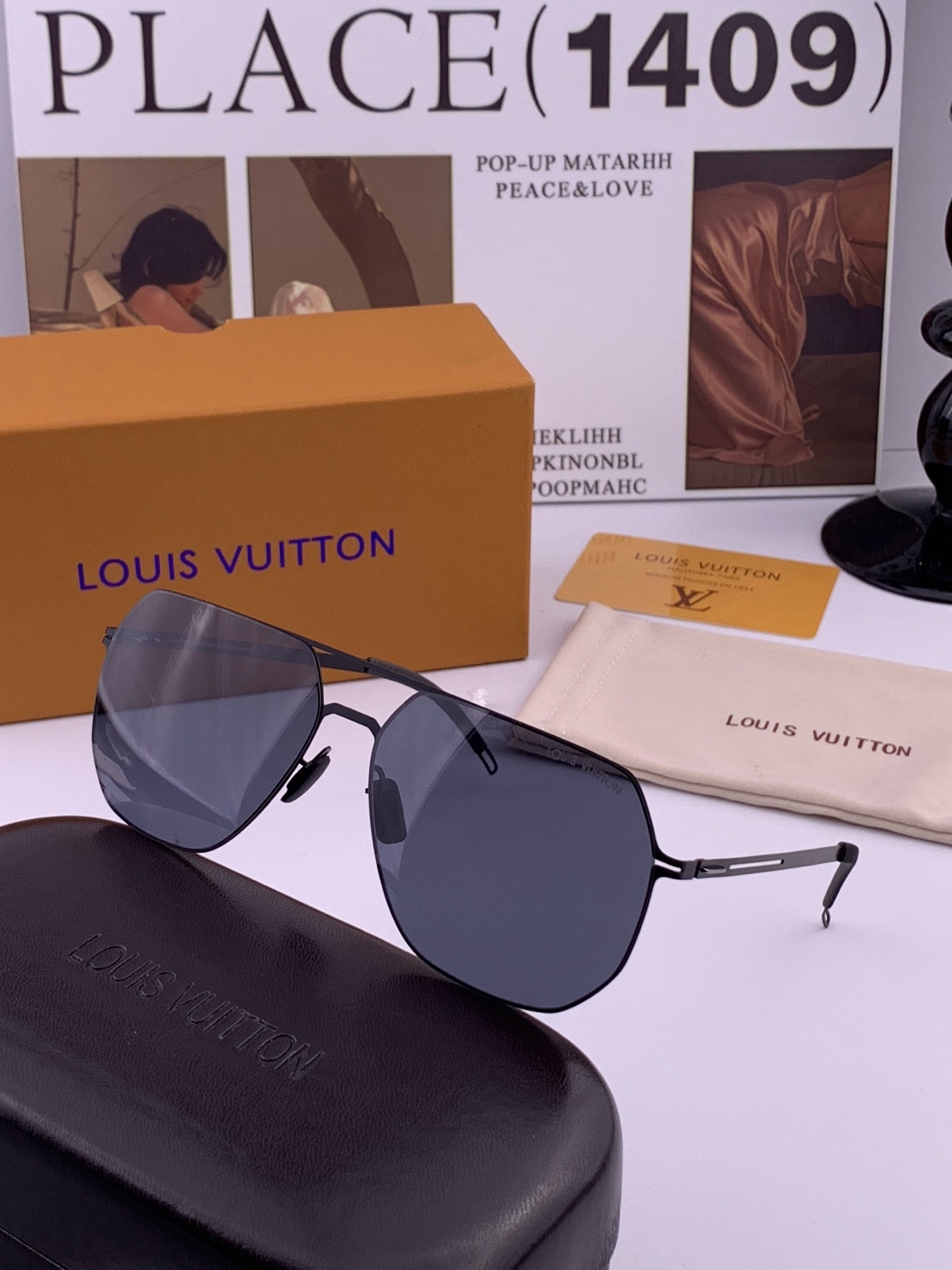 ♦️LV 新款男女情侣款太阳镜多边形墨镜iP电镀永不褪色 超轻超有弹性整幅眼镜无螺丝重要的是压不坏 高清尼龙镜片、精湛的
