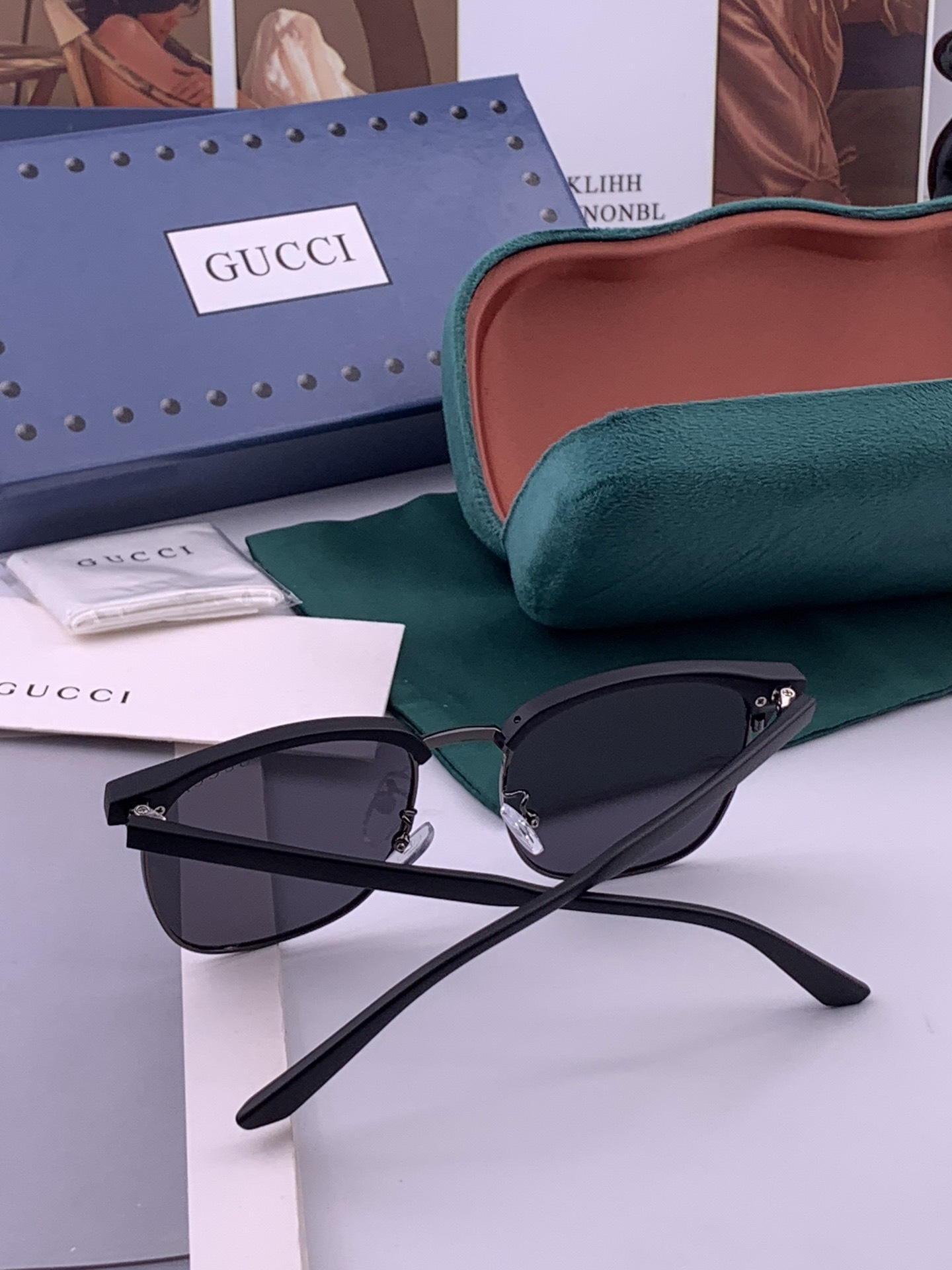 【GUCCI】新款GUCCI 时尚百搭大方框，别致半框设计 大气风格 全新清新配色，街拍气质护目太阳镜 ！型号：G326