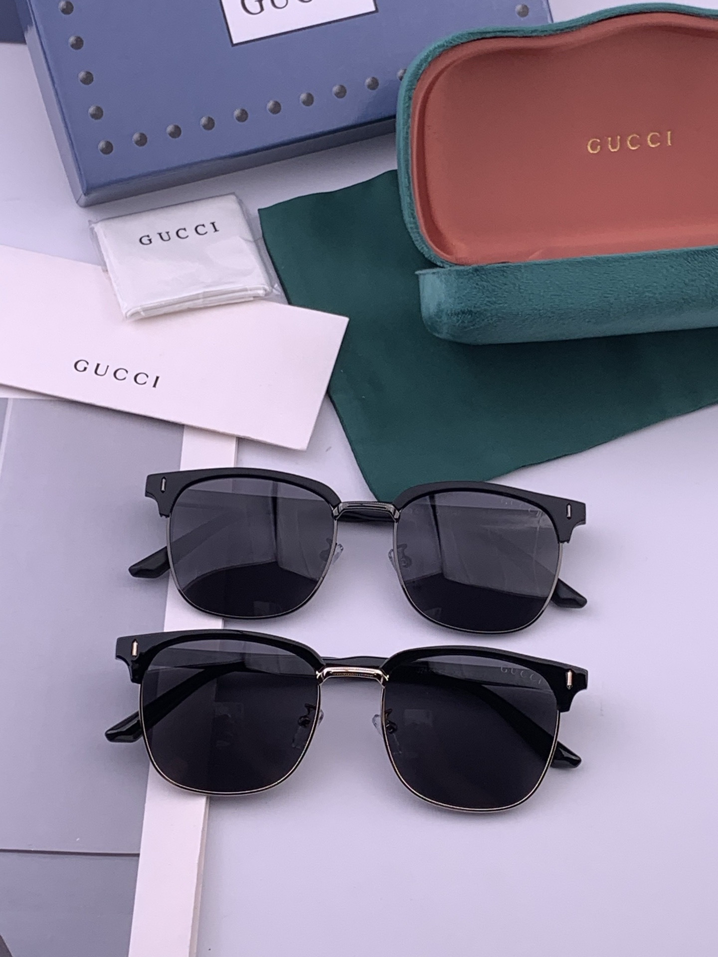【GUCCI】新款GUCCI 时尚百搭大方框，别致半框设计 大气风格 全新清新配色，街拍气质护目太阳镜 ！型号：G326