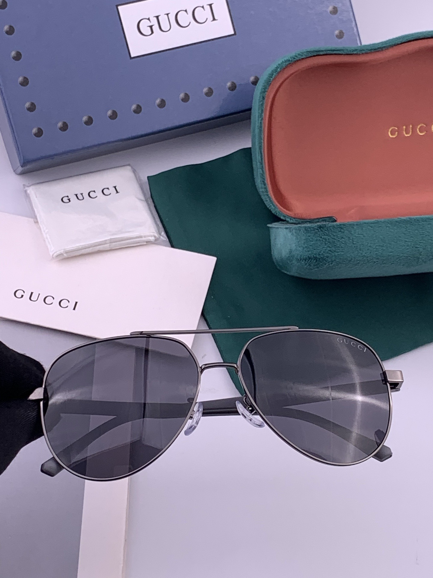 Gucci 🔥  高品质男女款墨镜   👍 进口宝丽来偏光镜片  🔥蛤蟆镜 开车钓鱼都可 🔥百搭显瘦墨镜韩版男士飞行员大