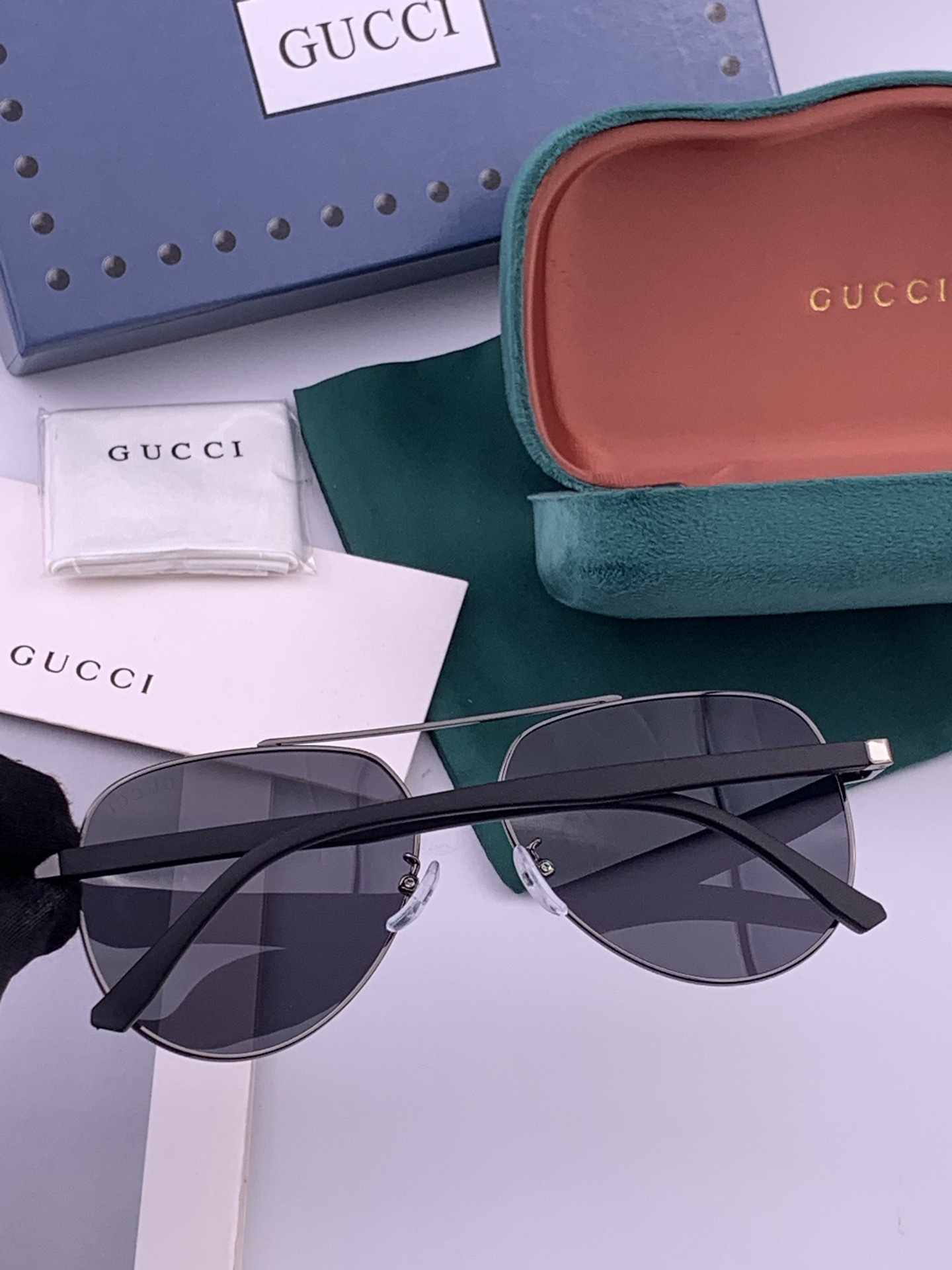 Gucci 🔥  高品质男女款墨镜   👍 进口宝丽来偏光镜片  🔥蛤蟆镜 开车钓鱼都可 🔥百搭显瘦墨镜韩版男士飞行员大