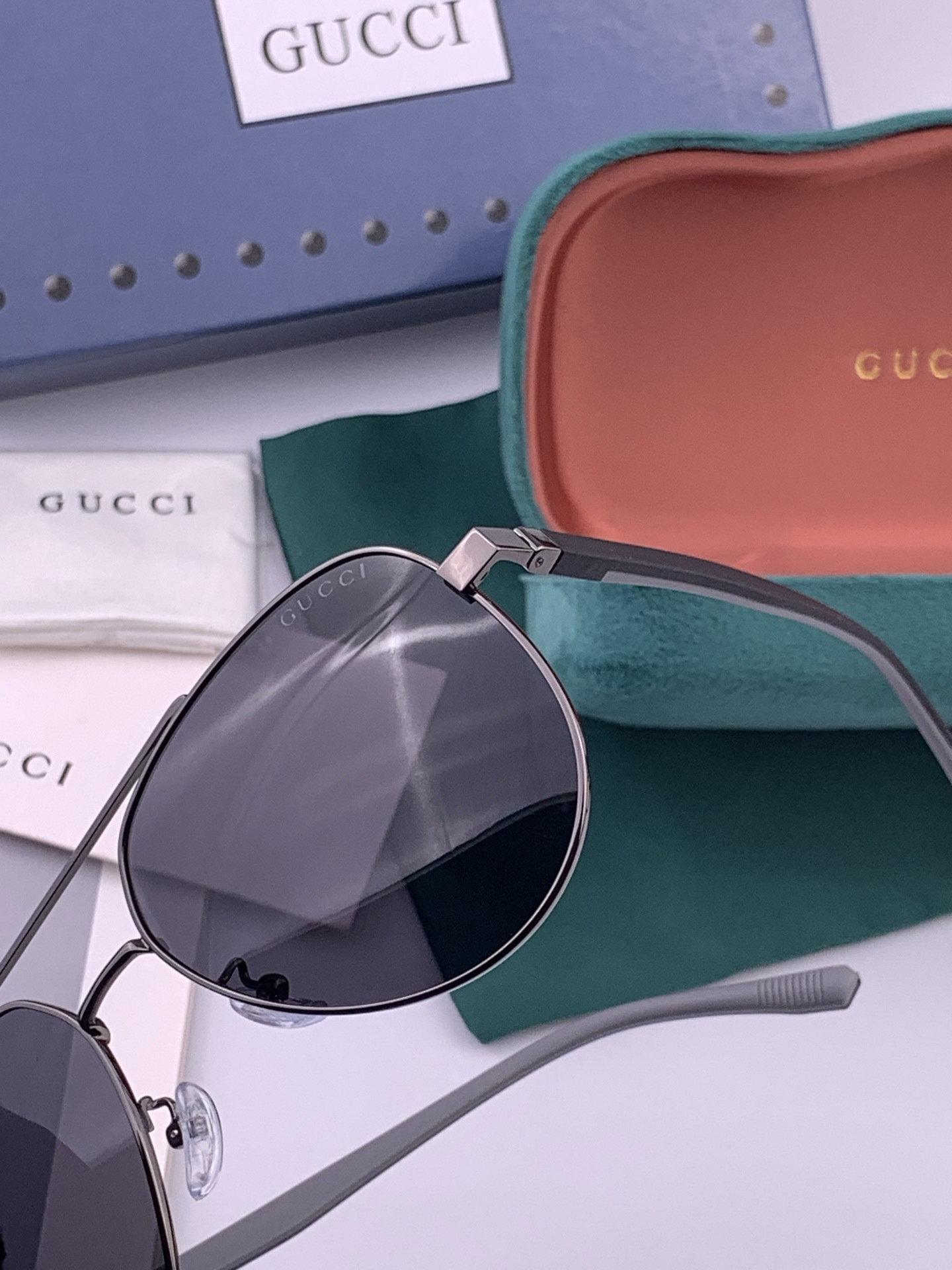 Gucci 🔥  高品质男女款墨镜   👍 进口宝丽来偏光镜片  🔥蛤蟆镜 开车钓鱼都可 🔥百搭显瘦墨镜韩版男士飞行员大