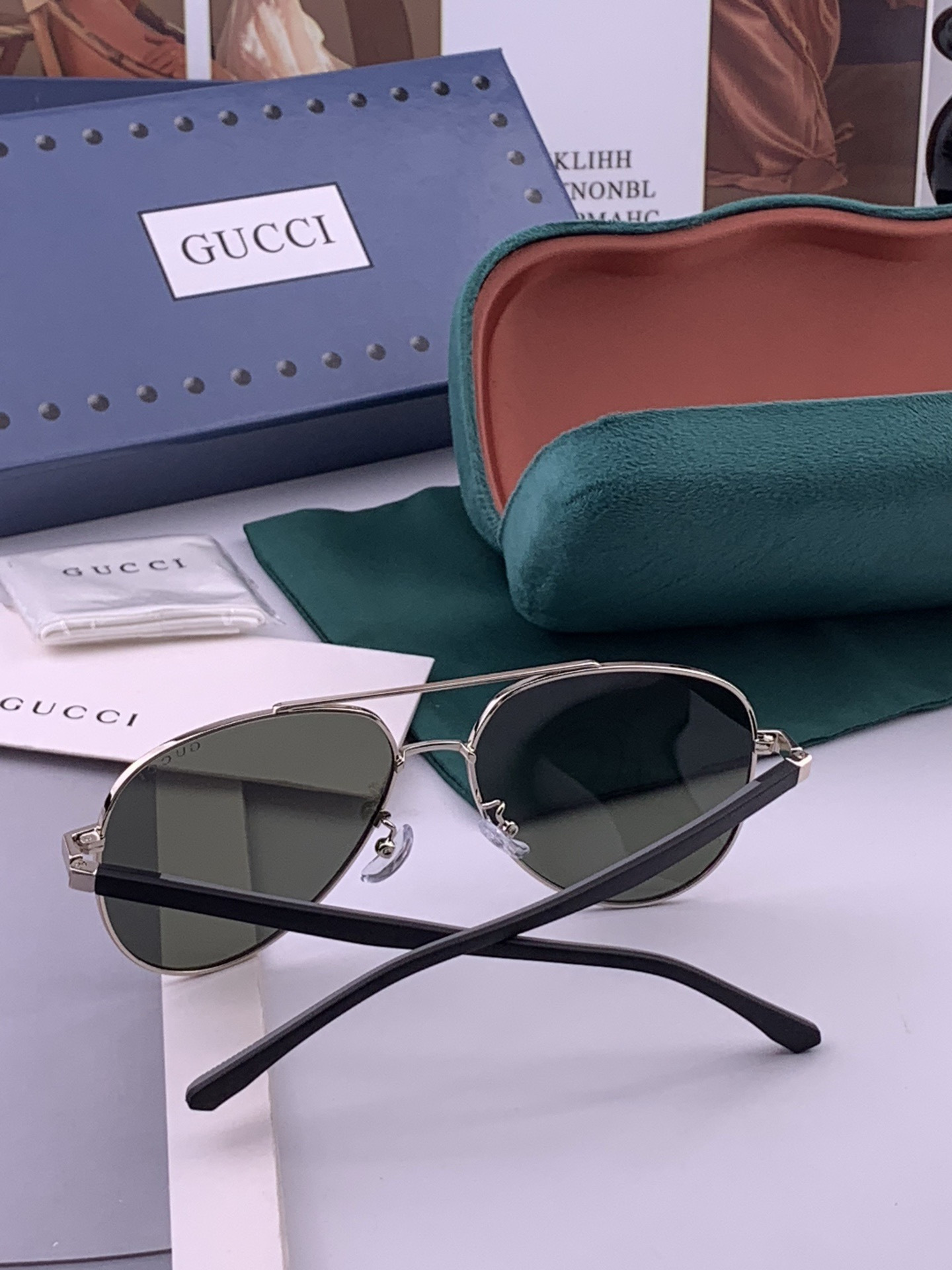 Gucci 🔥  高品质男女款墨镜   👍 进口宝丽来偏光镜片  🔥蛤蟆镜 开车钓鱼都可 🔥百搭显瘦墨镜韩版男士飞行员大