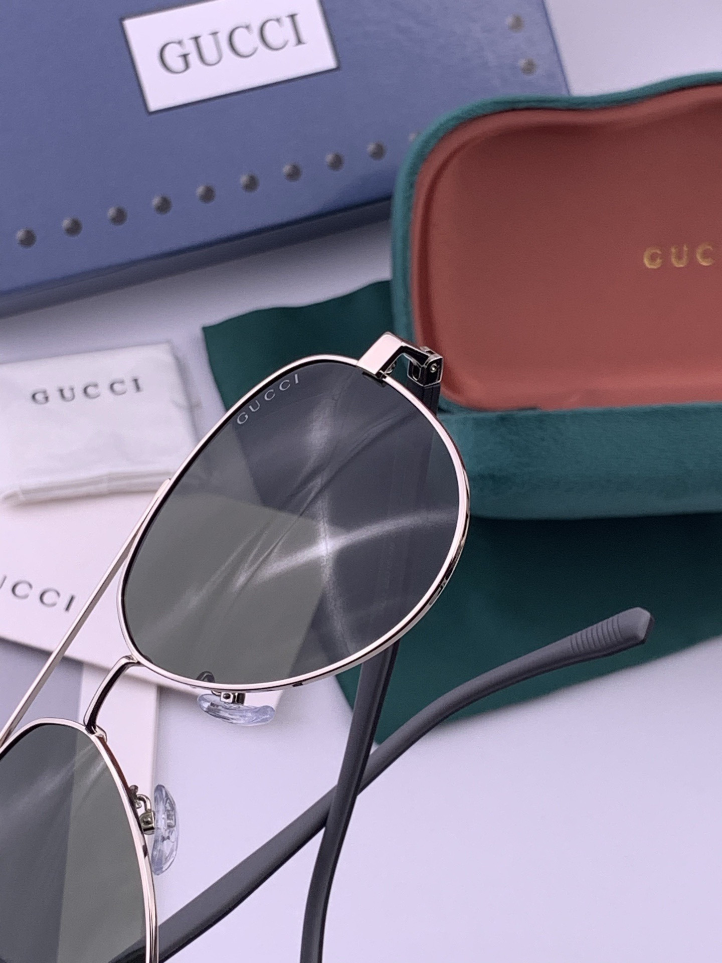 Gucci 🔥  高品质男女款墨镜   👍 进口宝丽来偏光镜片  🔥蛤蟆镜 开车钓鱼都可 🔥百搭显瘦墨镜韩版男士飞行员大