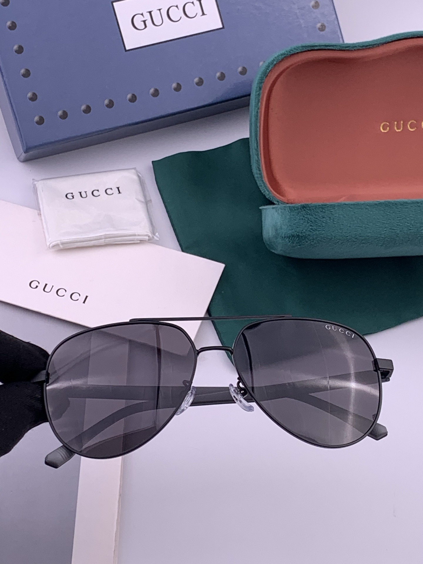 Gucci 🔥  高品质男女款墨镜   👍 进口宝丽来偏光镜片  🔥蛤蟆镜 开车钓鱼都可 🔥百搭显瘦墨镜韩版男士飞行员大