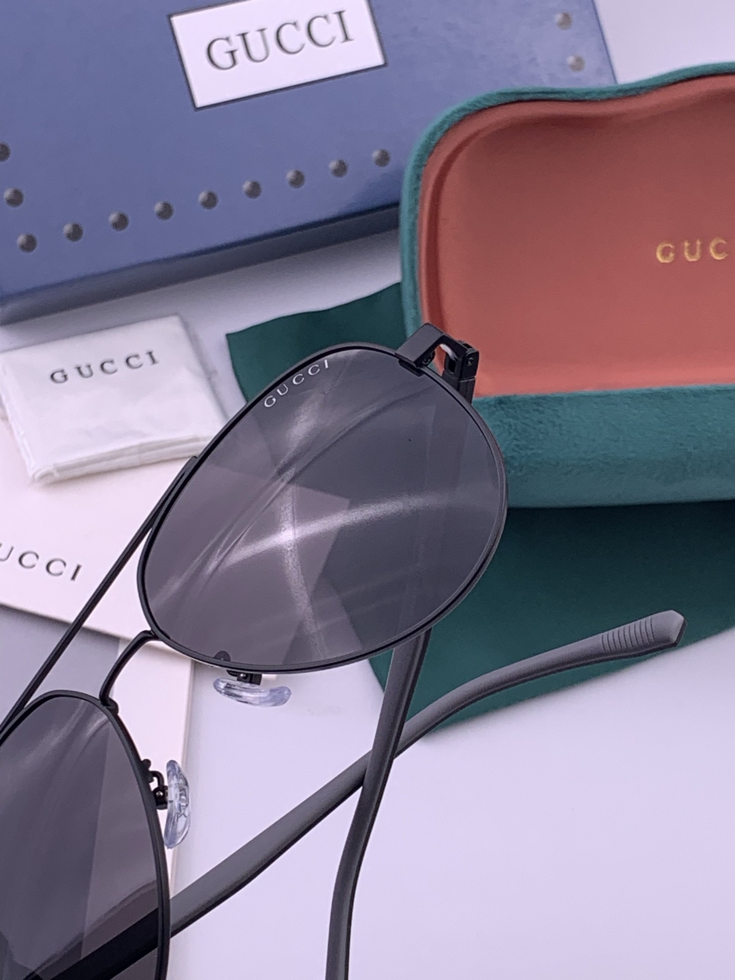 Gucci 🔥  高品质男女款墨镜   👍 进口宝丽来偏光镜片  🔥蛤蟆镜 开车钓鱼都可 🔥百搭显瘦墨镜韩版男士飞行员大