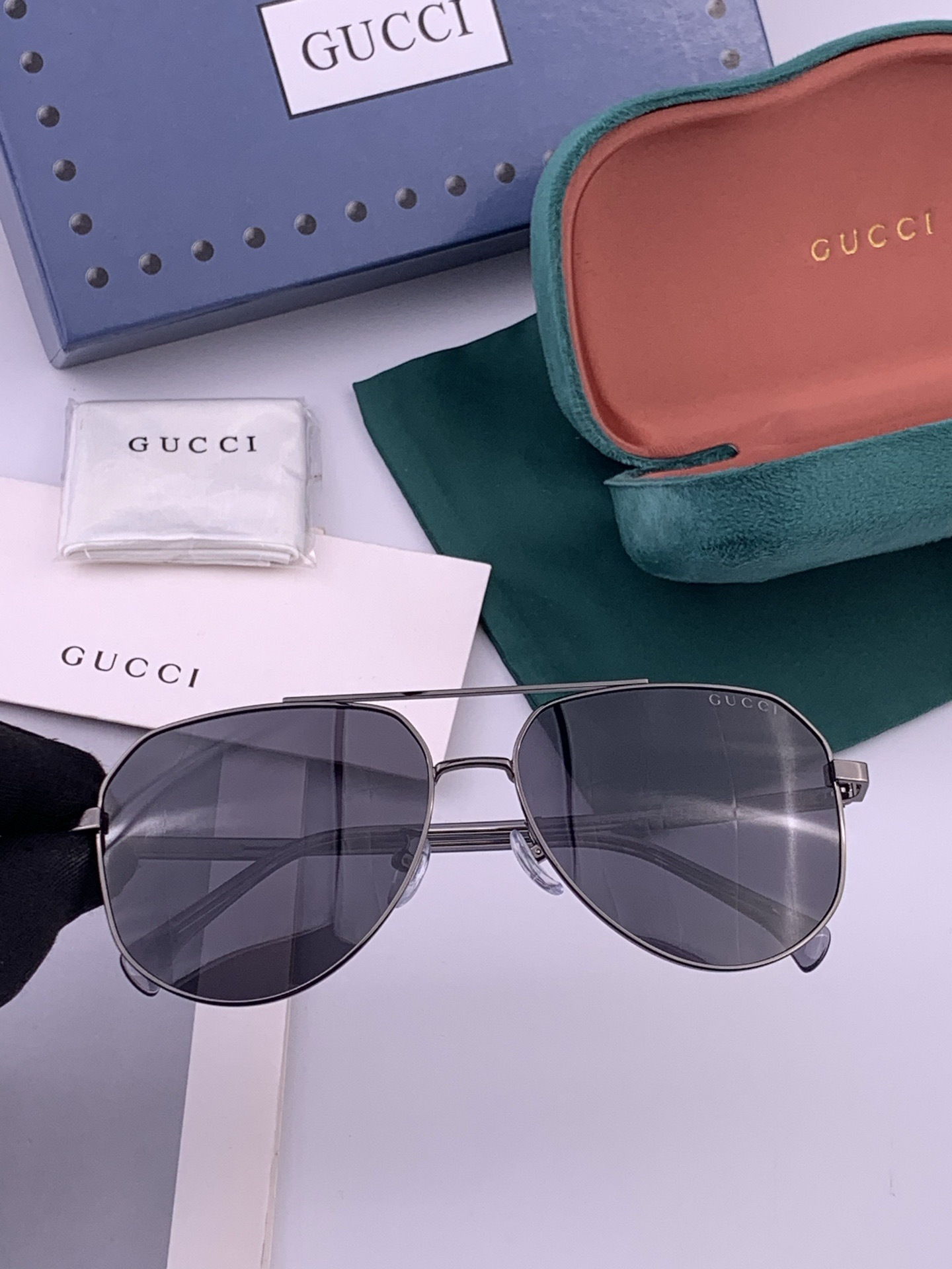 Gucci 🔥  高品质男女款墨镜   👍 进口宝丽来偏光镜片  🔥蛤蟆镜 开车钓鱼都可 🔥百搭显瘦墨镜韩版男士飞行员大