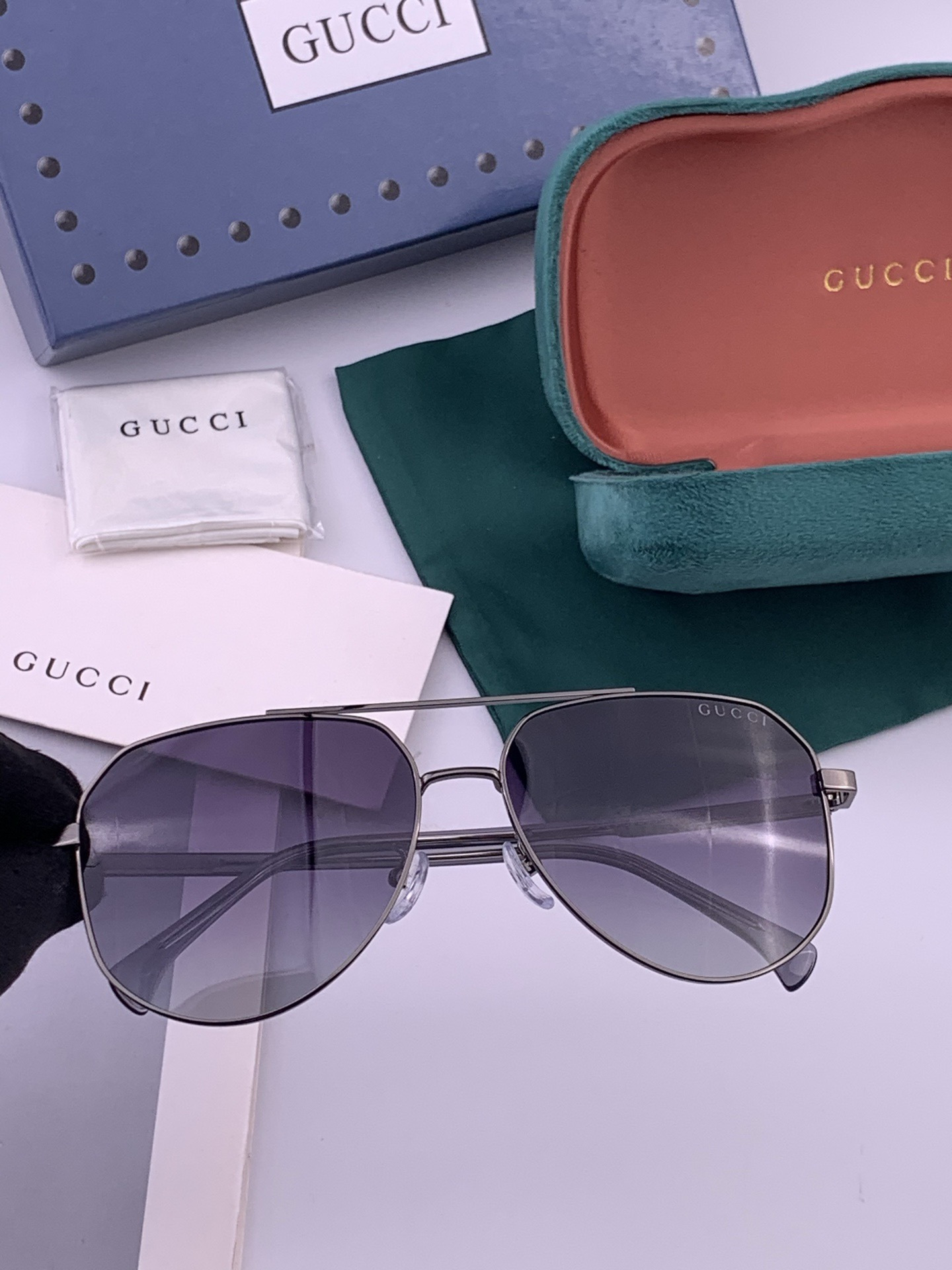 Gucci 🔥  高品质男女款墨镜   👍 进口宝丽来偏光镜片  🔥蛤蟆镜 开车钓鱼都可 🔥百搭显瘦墨镜韩版男士飞行员大