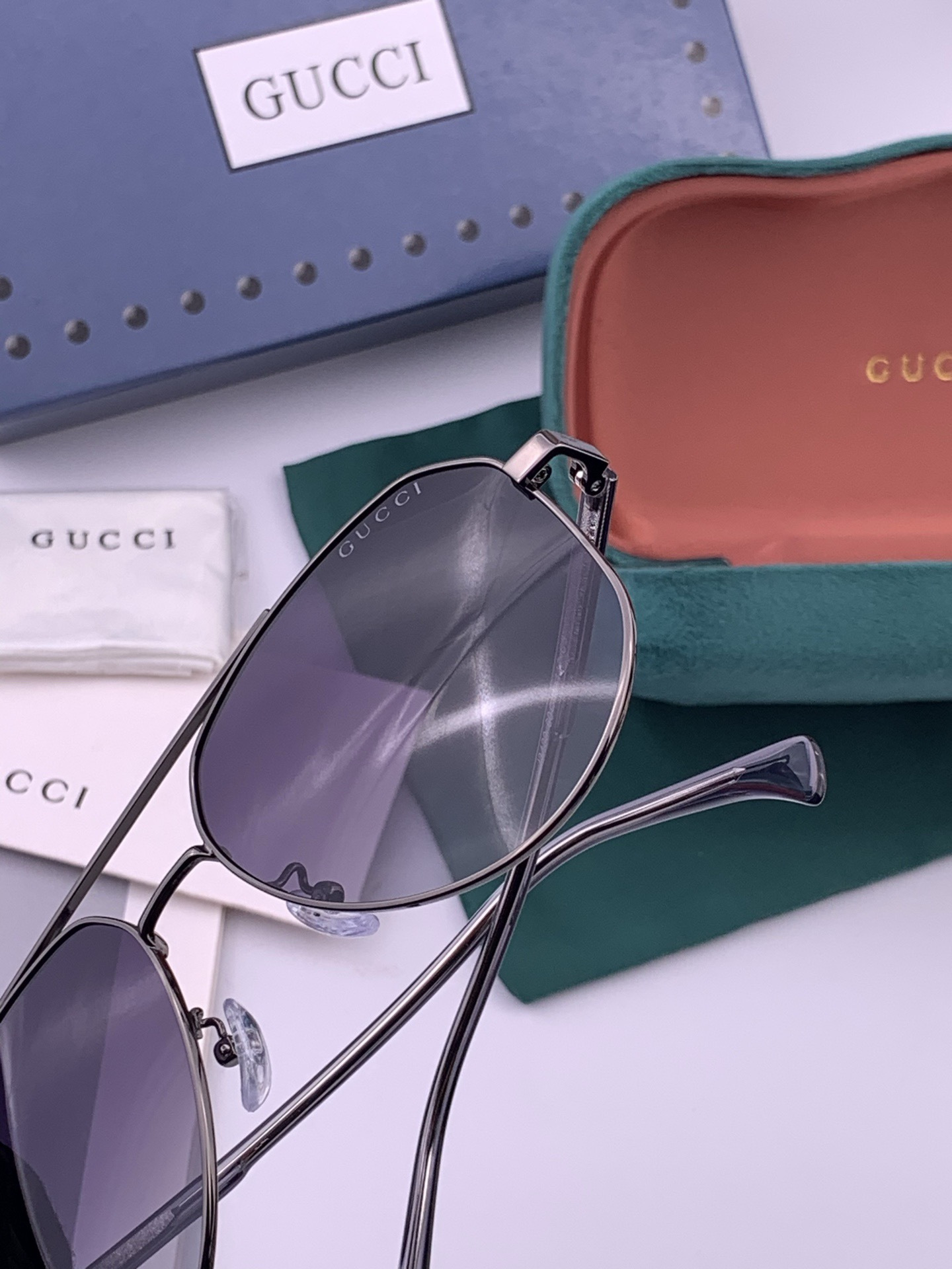 Gucci 🔥  高品质男女款墨镜   👍 进口宝丽来偏光镜片  🔥蛤蟆镜 开车钓鱼都可 🔥百搭显瘦墨镜韩版男士飞行员大