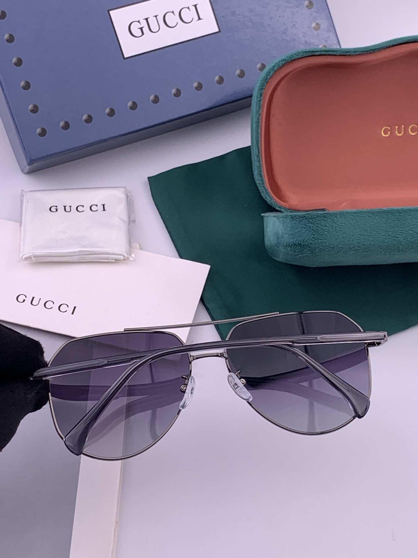 Gucci 🔥  高品质男女款墨镜   👍 进口宝丽来偏光镜片  🔥蛤蟆镜 开车钓鱼都可 🔥百搭显瘦墨镜韩版男士飞行员大