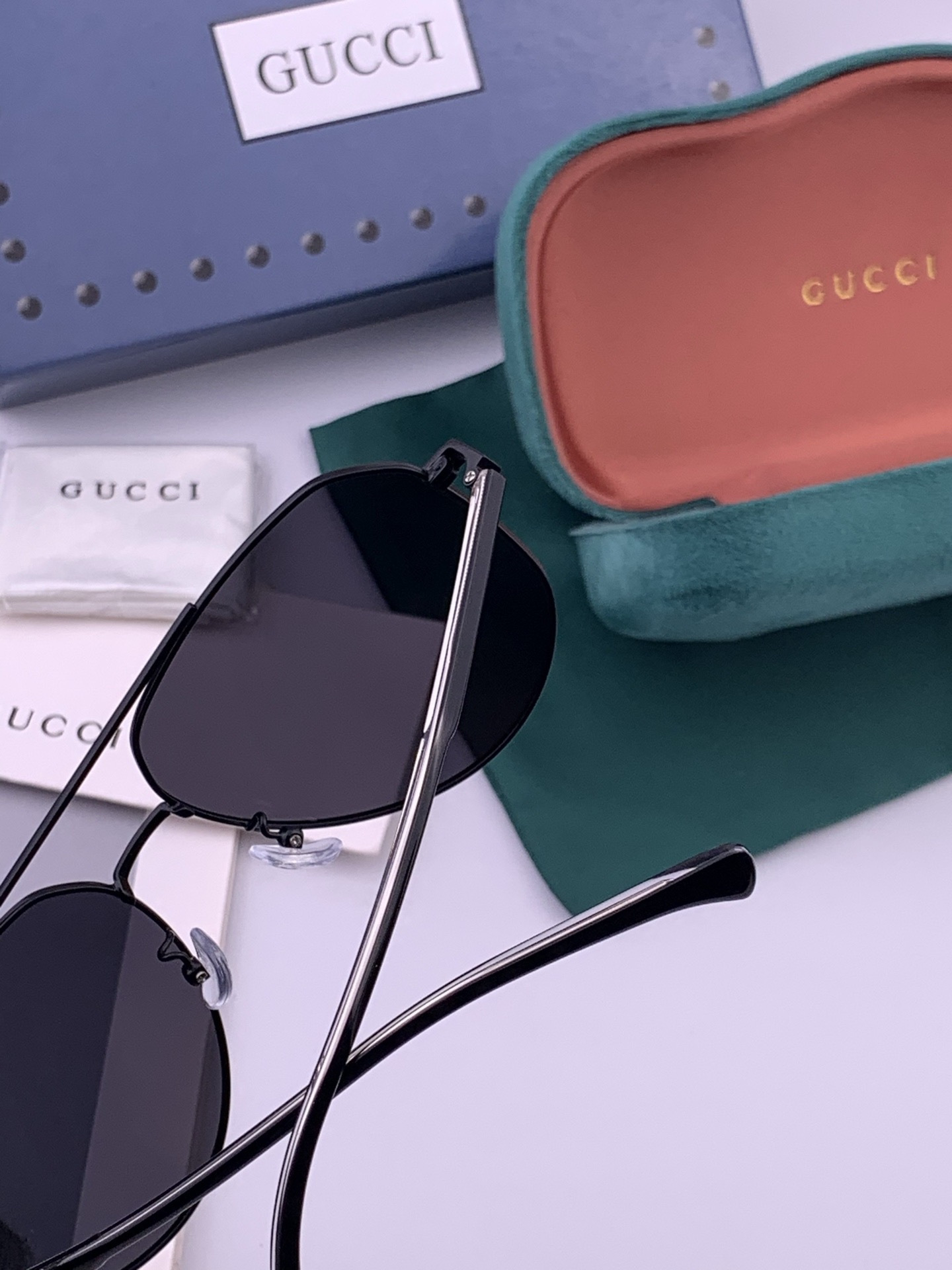 Gucci 🔥  高品质男女款墨镜   👍 进口宝丽来偏光镜片  🔥蛤蟆镜 开车钓鱼都可 🔥百搭显瘦墨镜韩版男士飞行员大